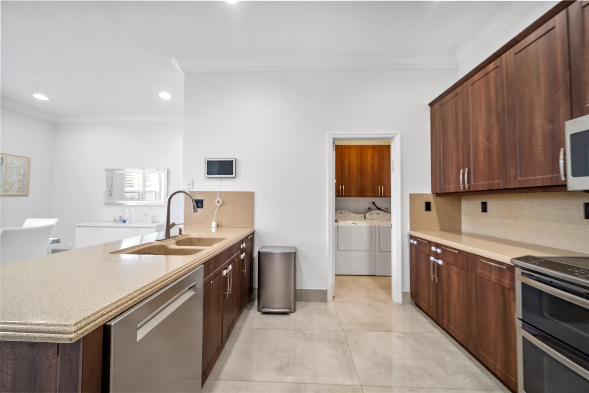 4916 SW 38th Way, Hollywood, FL 33312 — photo 8 of 47