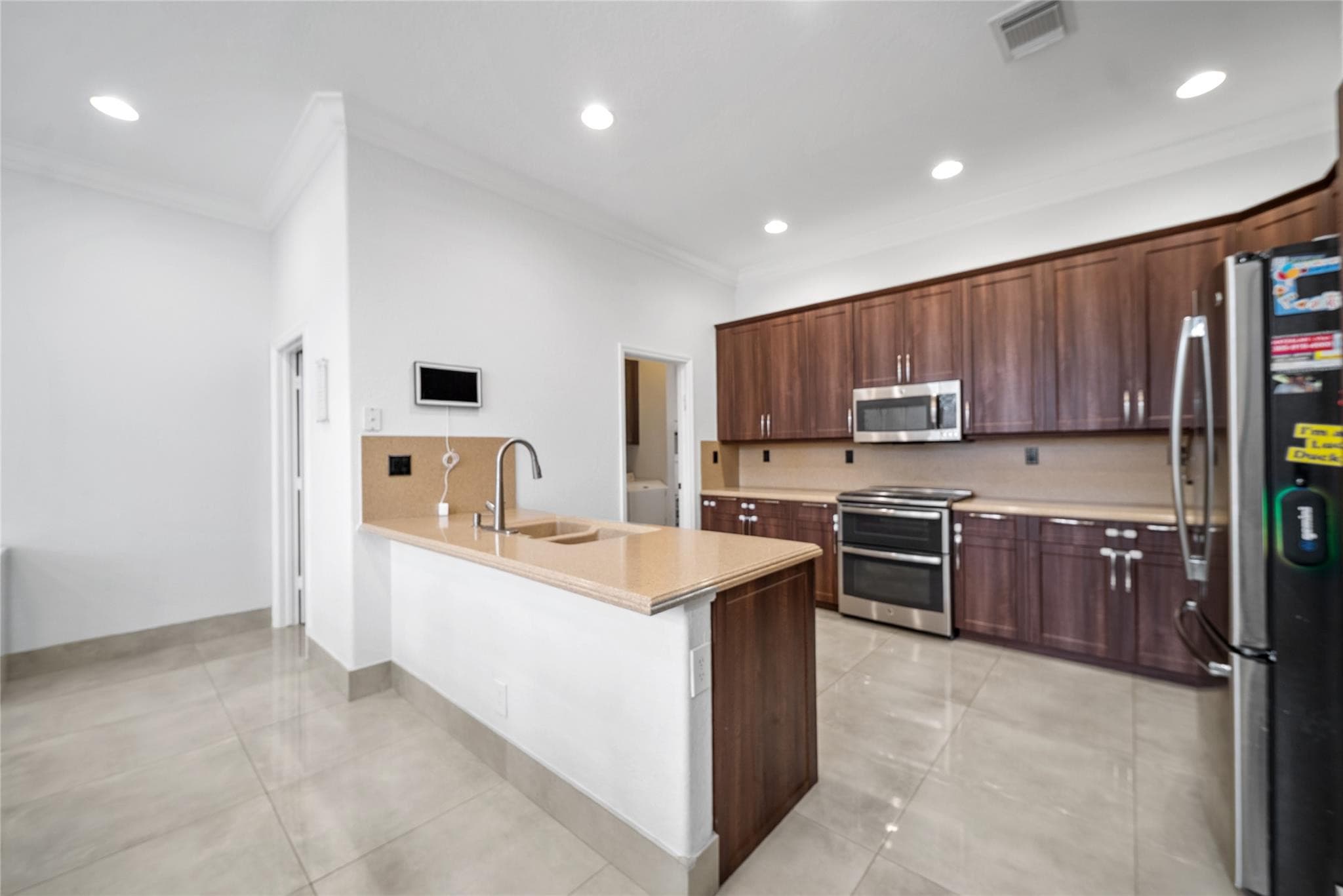 4916 SW 38th Way, Hollywood, FL 33312 — photo 9 of 47
