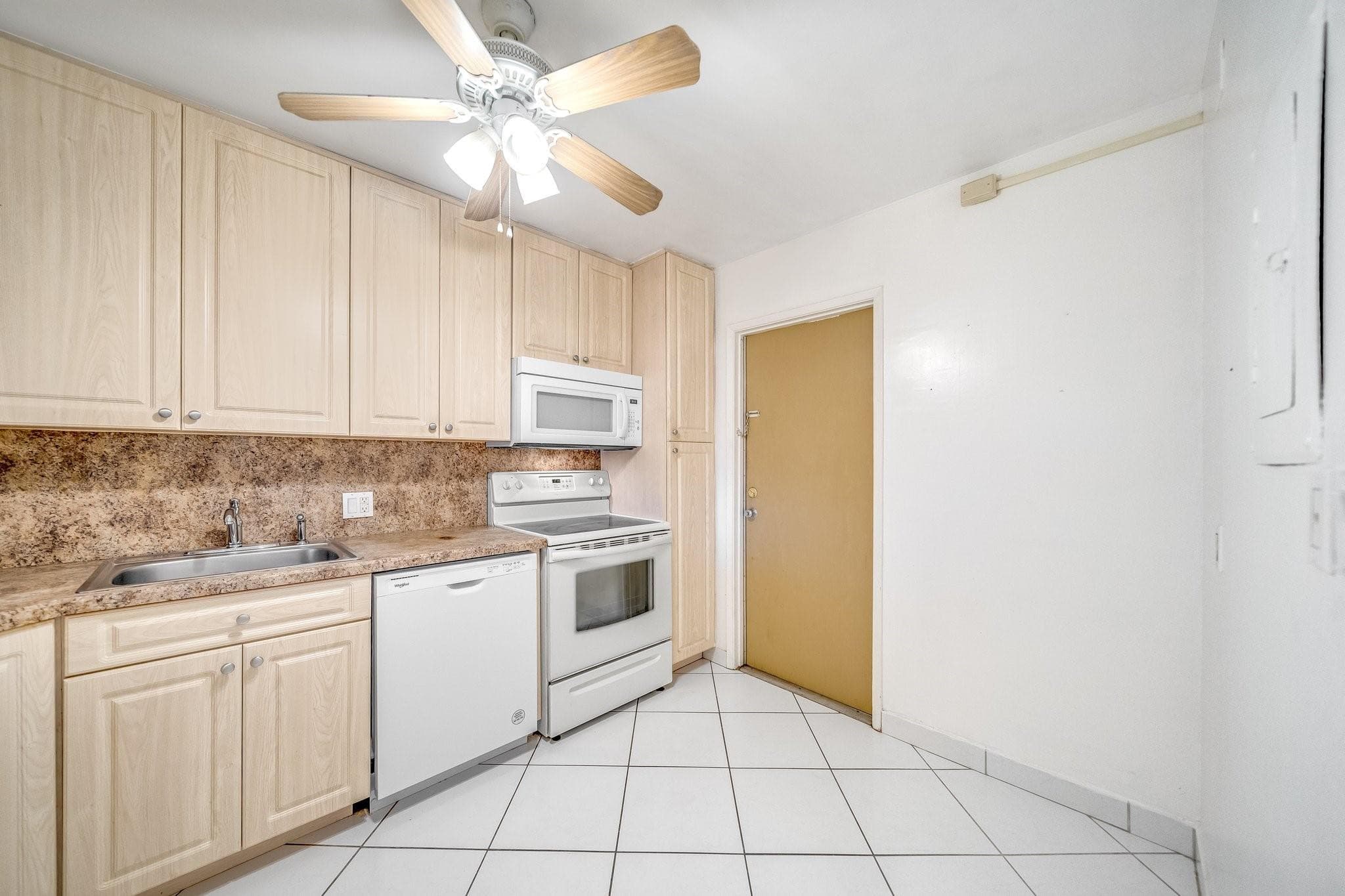 2601 S Course Drive 111, Pompano Beach, FL 33069 — photo 34 of 46