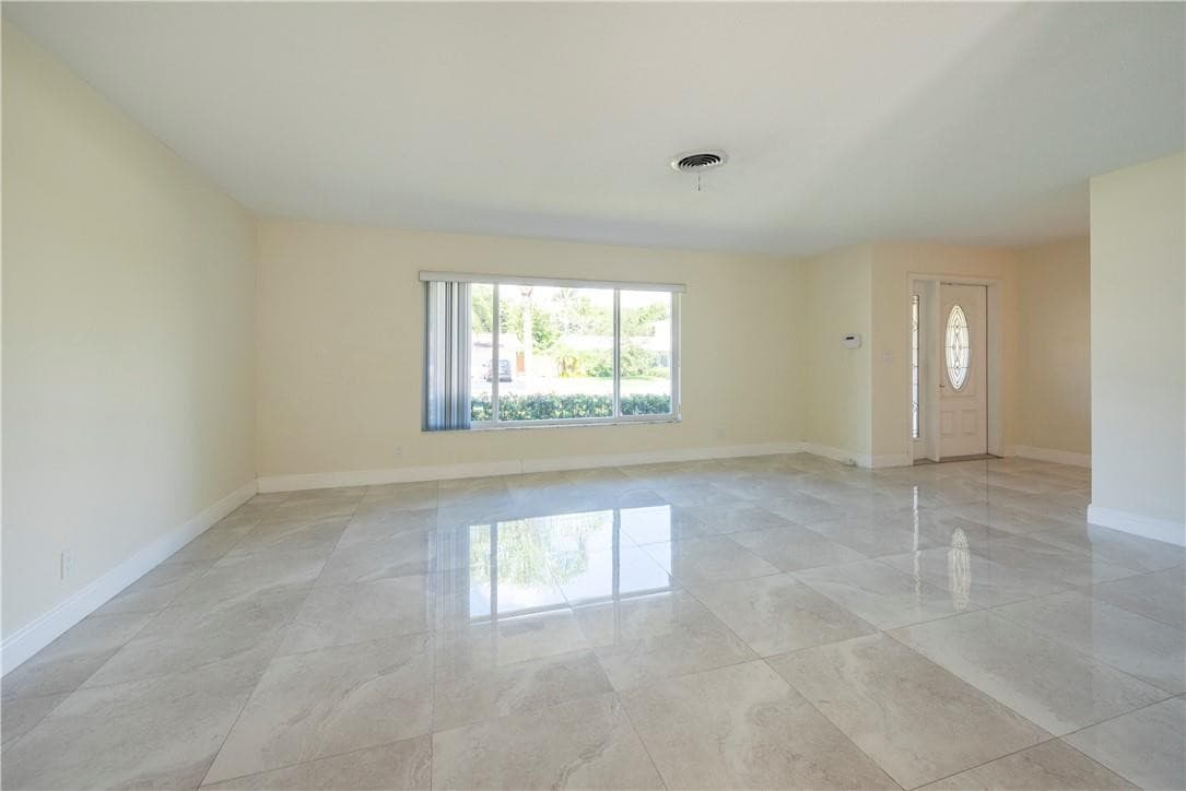 5200 NE 15th Avenue, Fort Lauderdale, FL 33334 — photo 4 of 31
