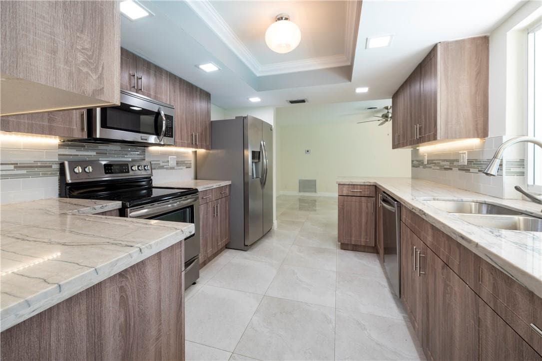 5200 NE 15th Avenue, Fort Lauderdale, FL 33334 — photo 5 of 31