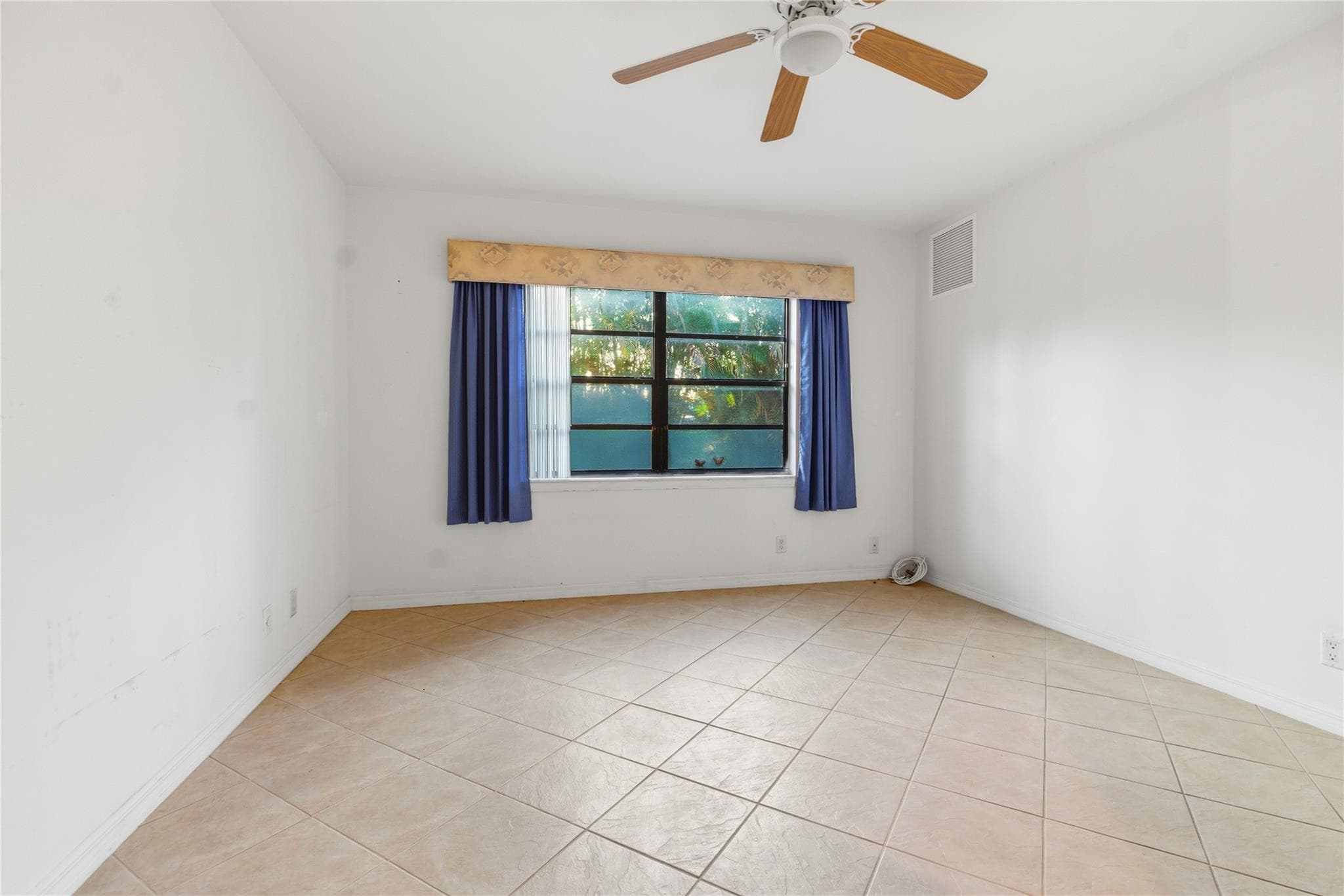 140 S Cypress Road 113, Pompano Beach, FL 33060 — photo 5 of 12