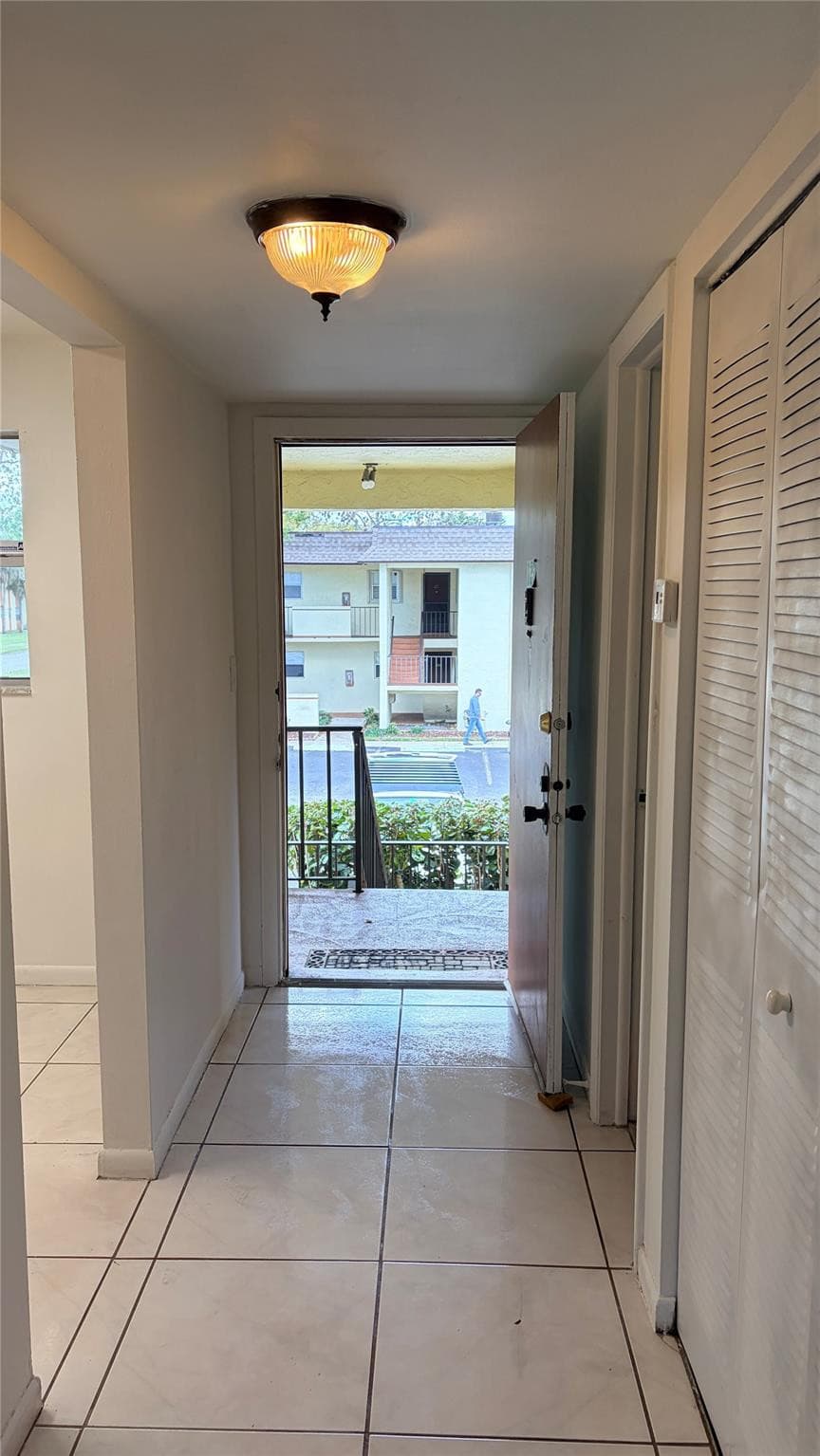 5515 N Lakewood Circle 122, Margate, FL 33063 — photo 6 of 16