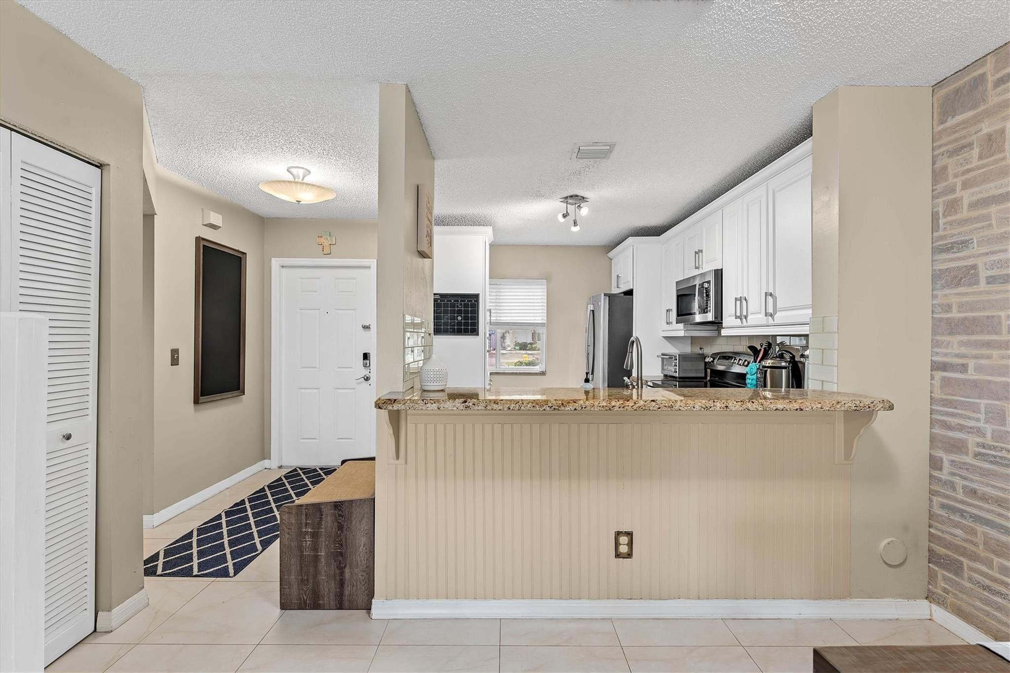 20815 NW 2nd Street 20815, Pembroke Pines, FL 33029 — photo 9 of 48
