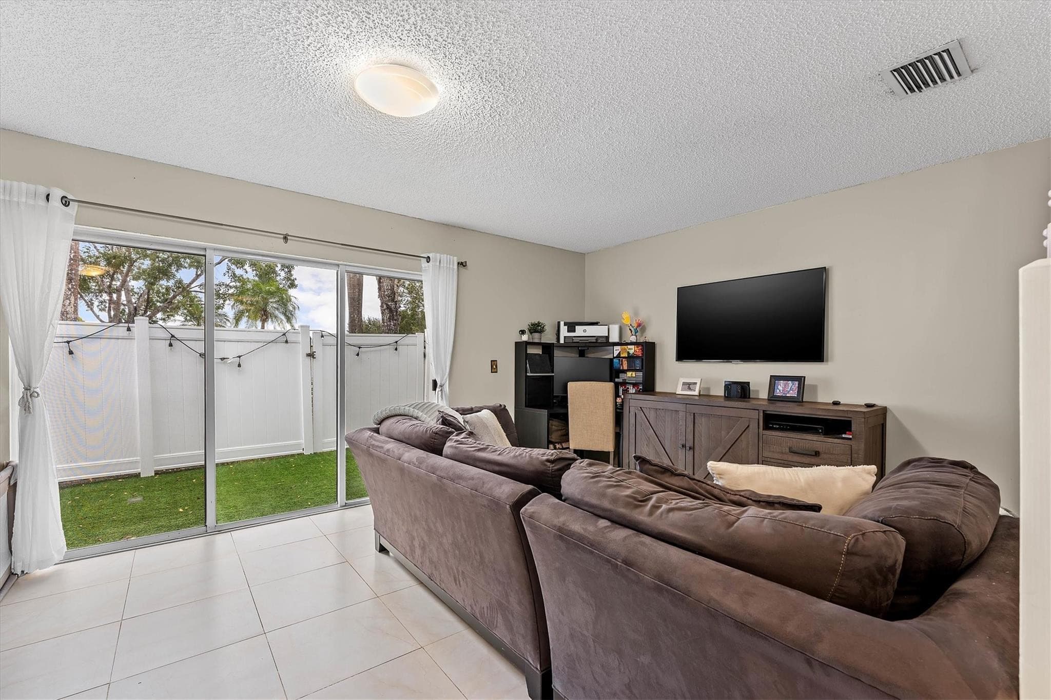 20815 NW 2nd Street 20815, Pembroke Pines, FL 33029 — photo 10 of 48