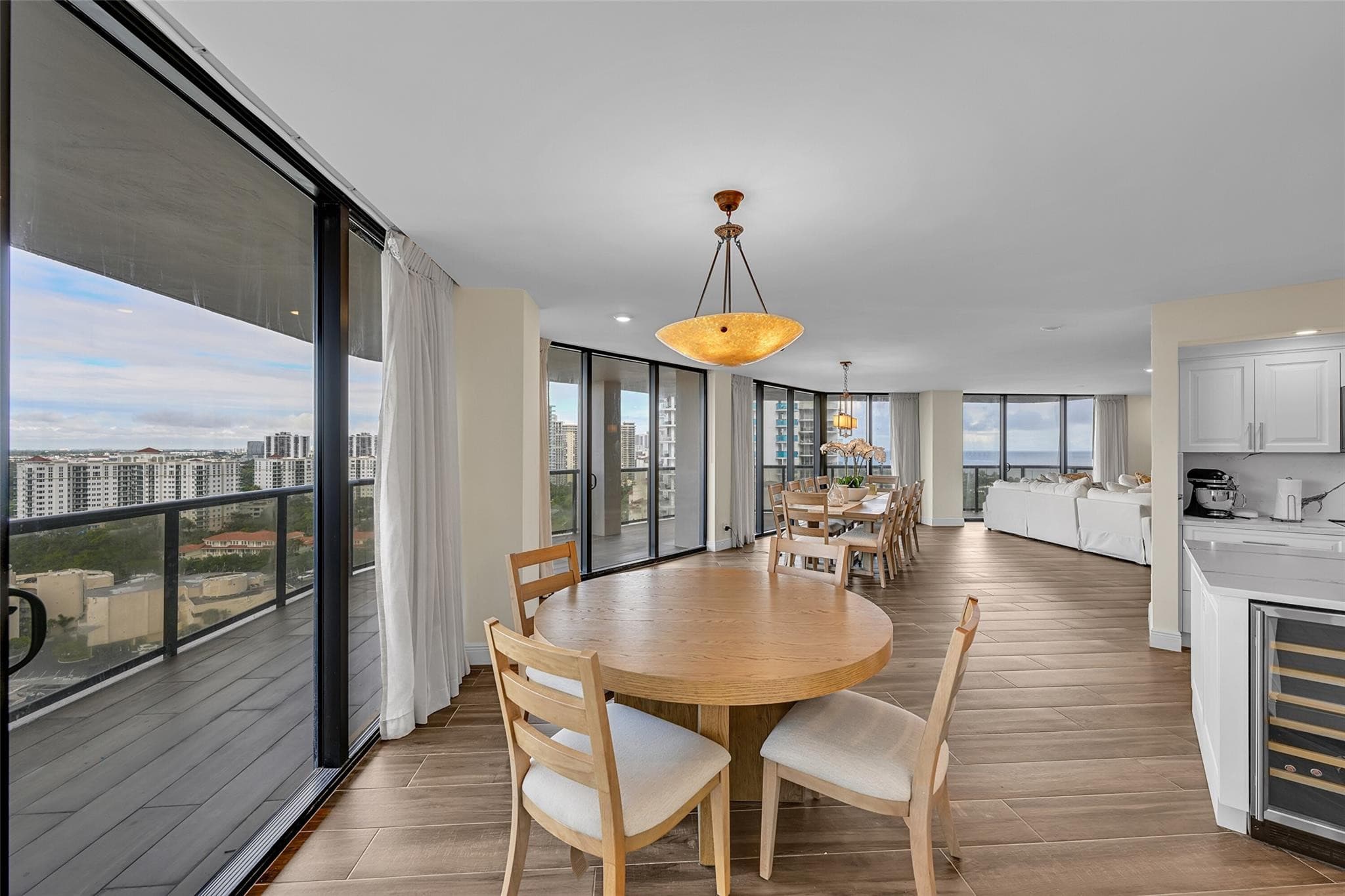 19667 Turnberry Way 20gr, Miami, FL 33180 — photo 13 of 46