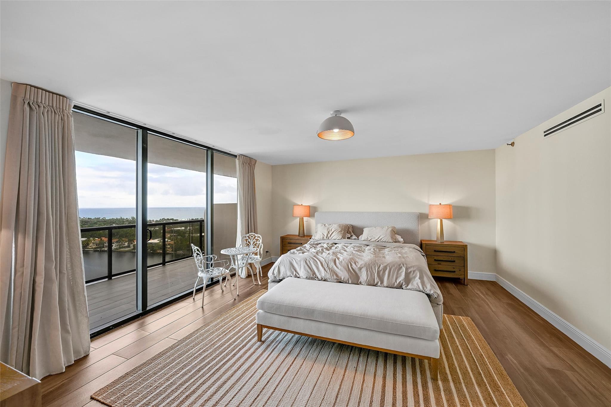 19667 Turnberry Way 20gr, Miami, FL 33180 — photo 19 of 46