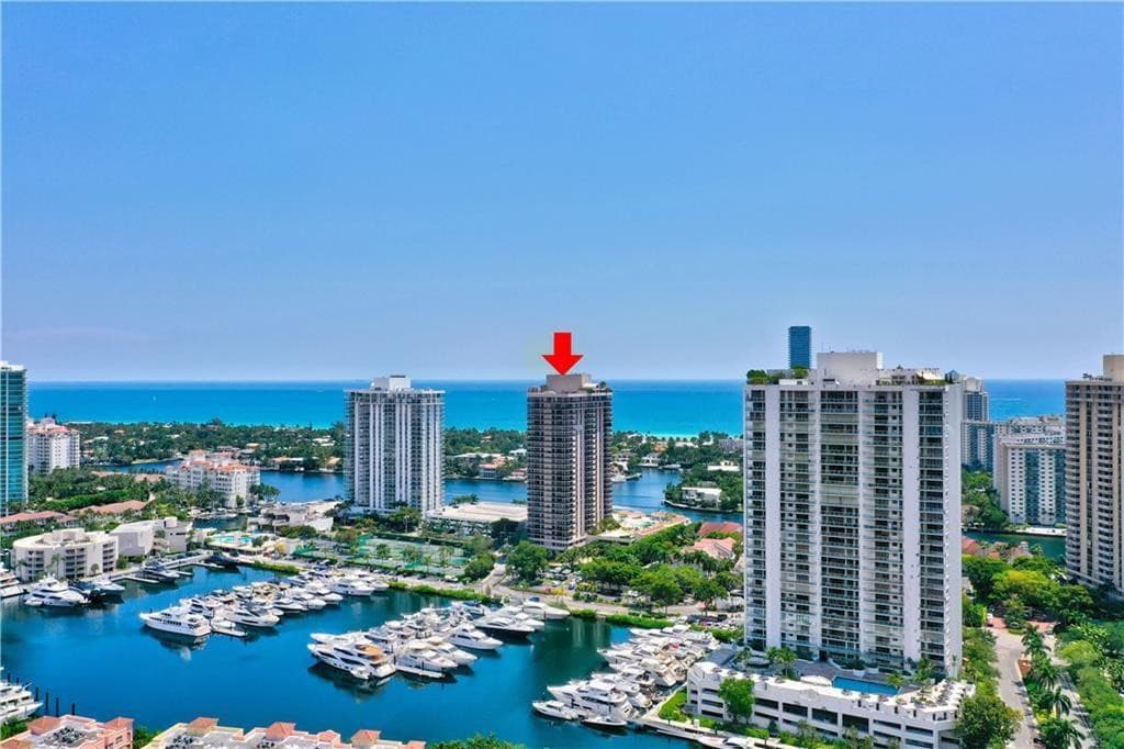 19667 Turnberry Way 20gr, Miami, FL 33180 — photo 38 of 46