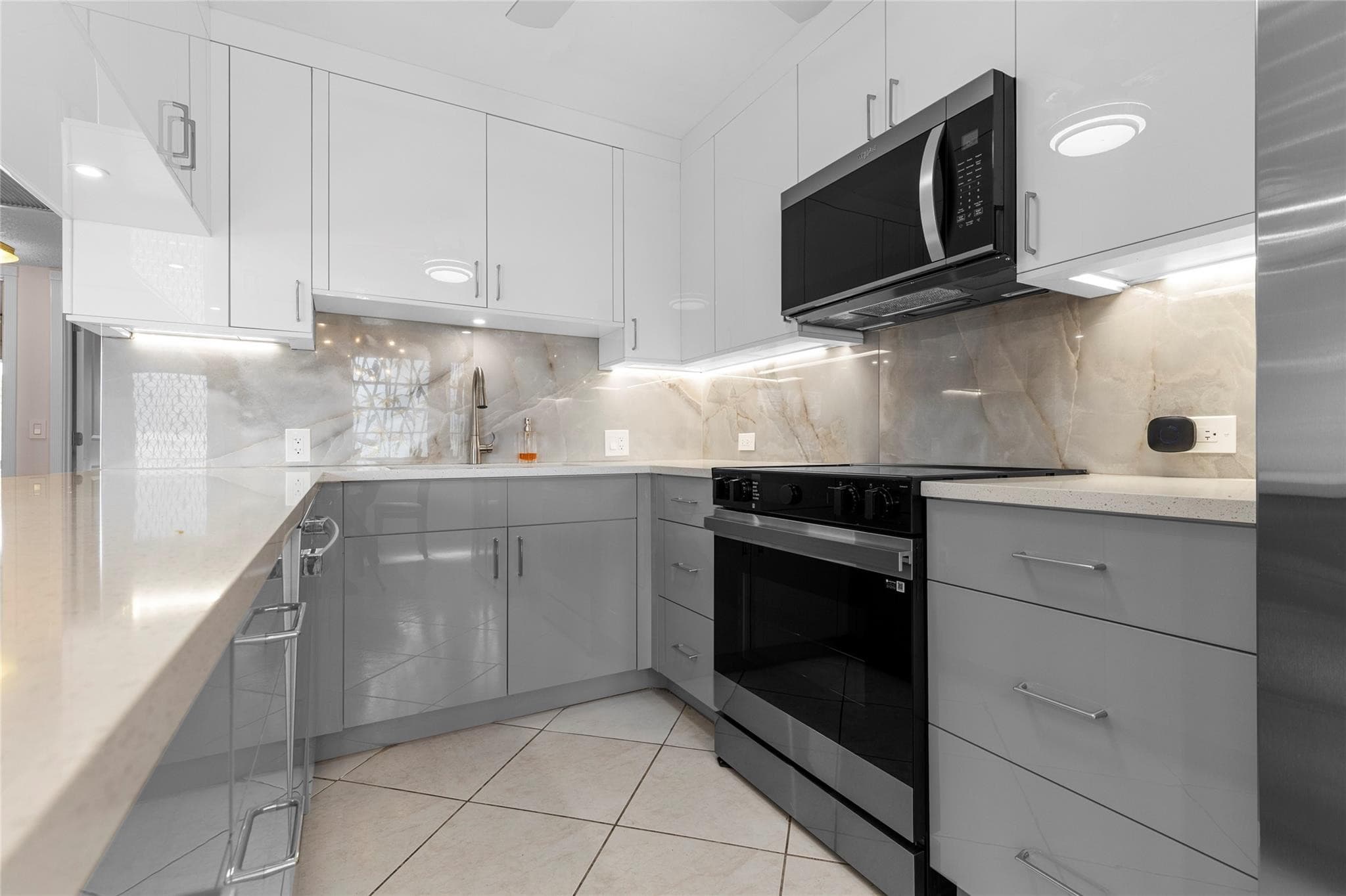 2122 Cambridge F 2122, Deerfield Beach, FL 33442 — photo 1 of 41
