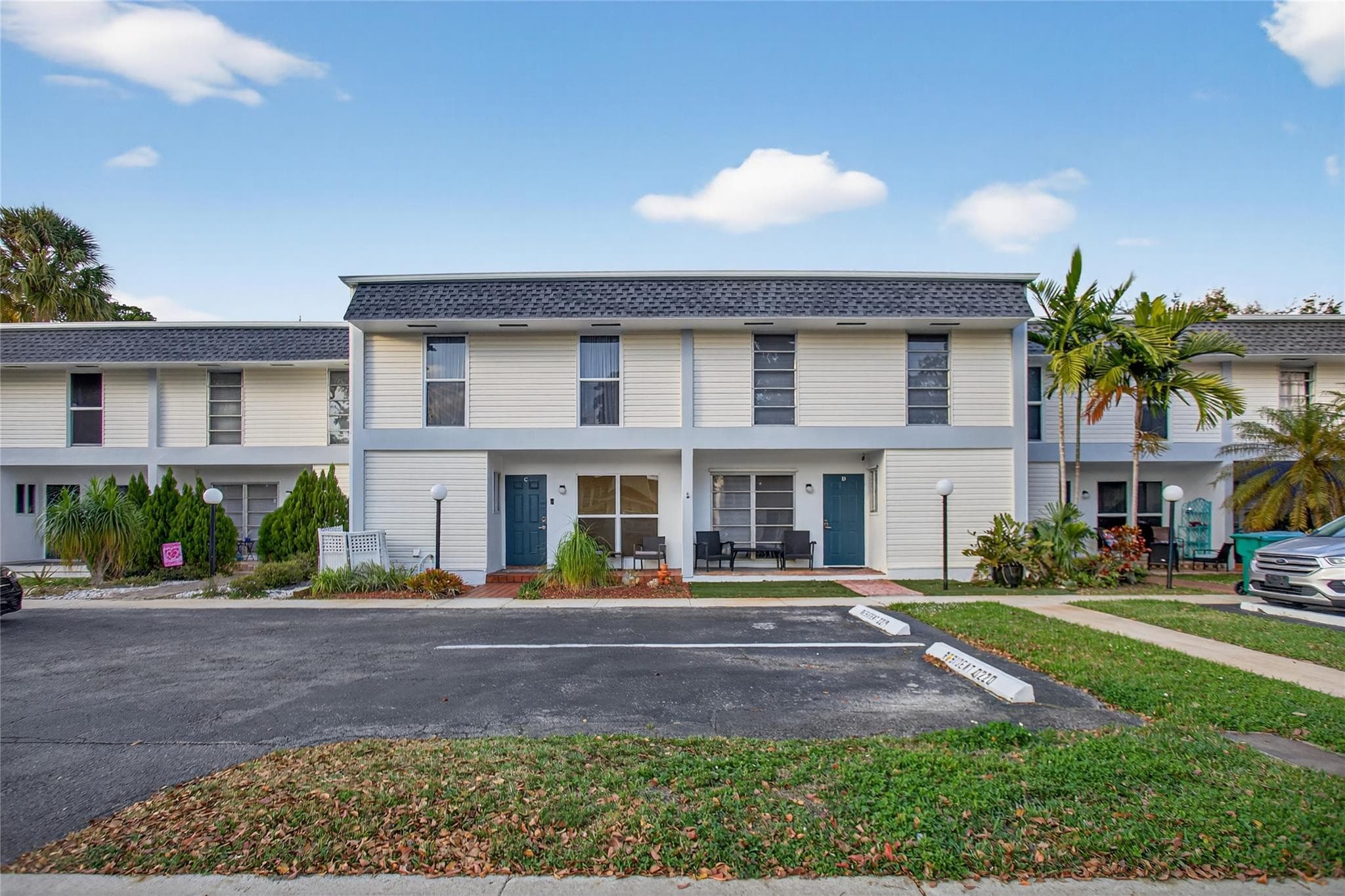 3331 Farragut Street 8d, Hollywood, FL 33021 — photo 1 of 22