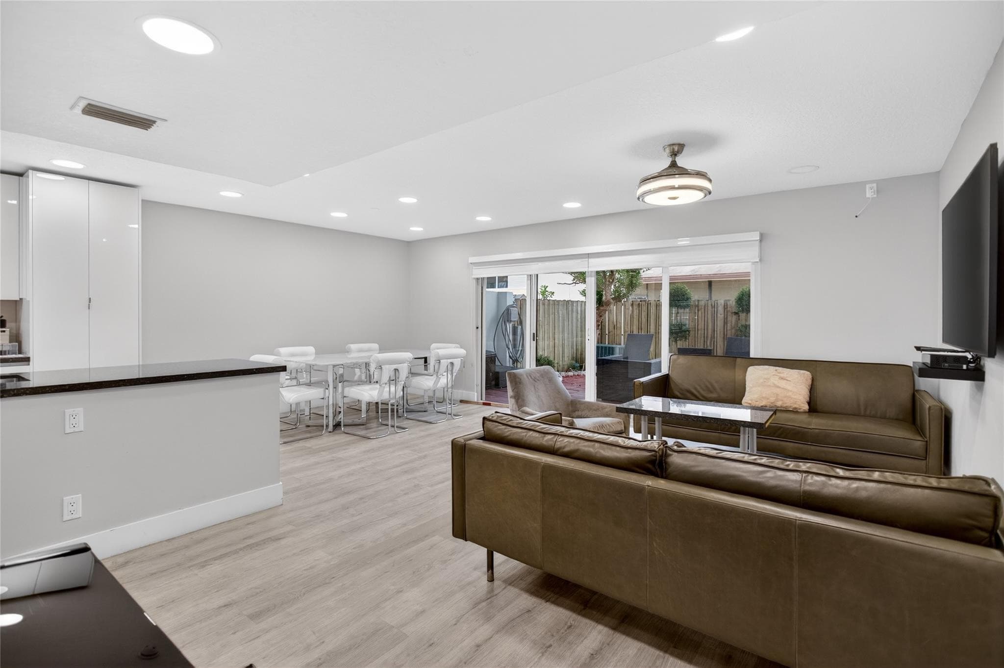3331 Farragut Street 8d, Hollywood, FL 33021 — photo 6 of 22