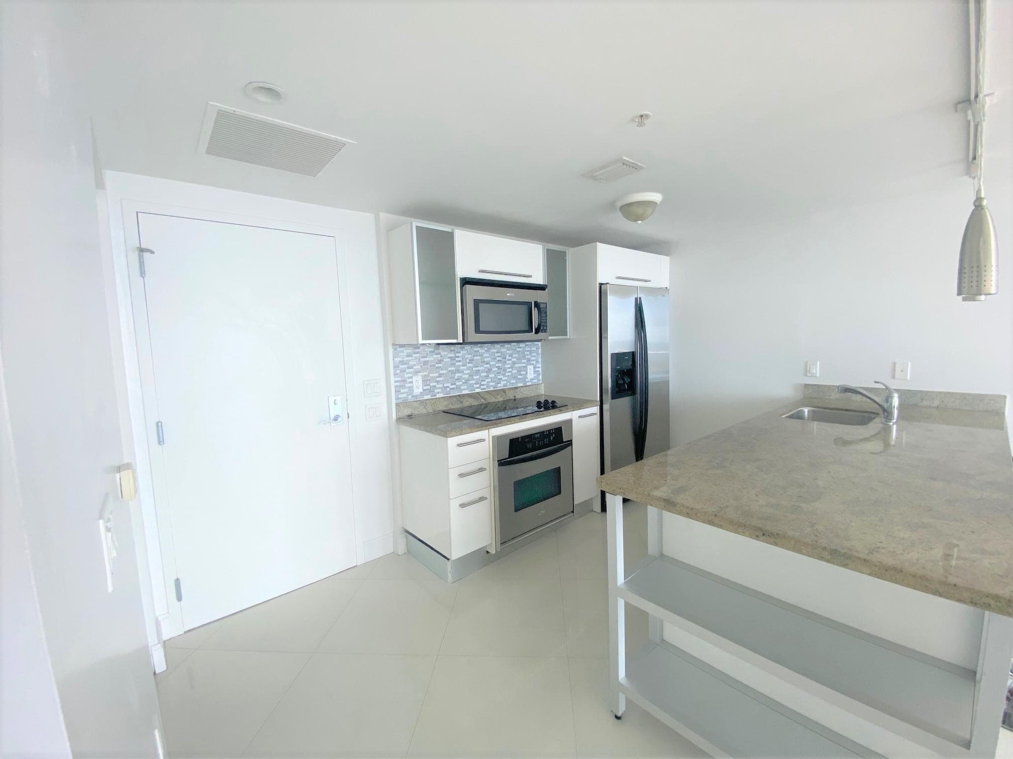 185 SW 7th Street 3708, Miami, FL 33130 — photo 2 of 19