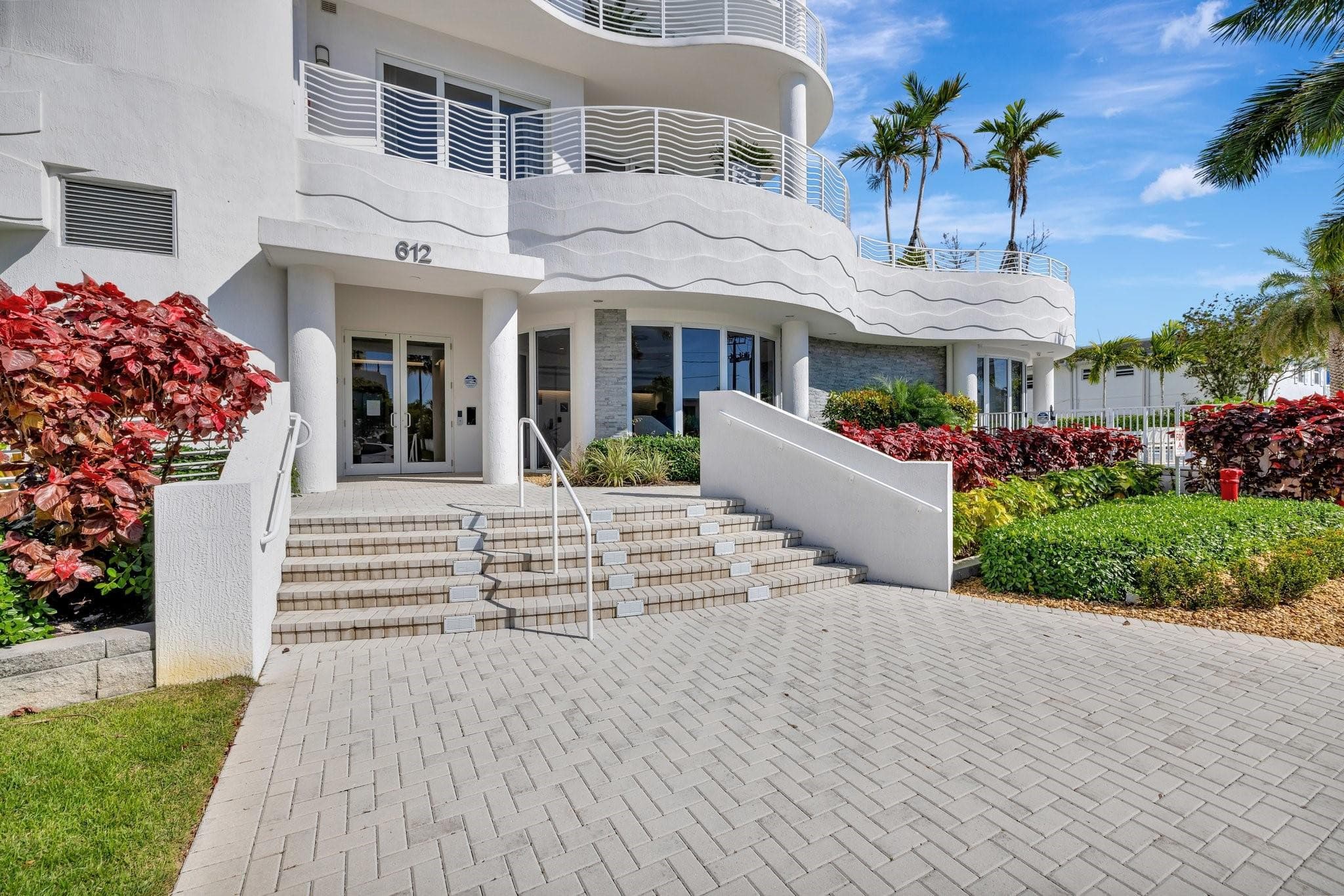 612 Bayshore Drive 301, Fort Lauderdale, FL 33304 — photo 5 of 77