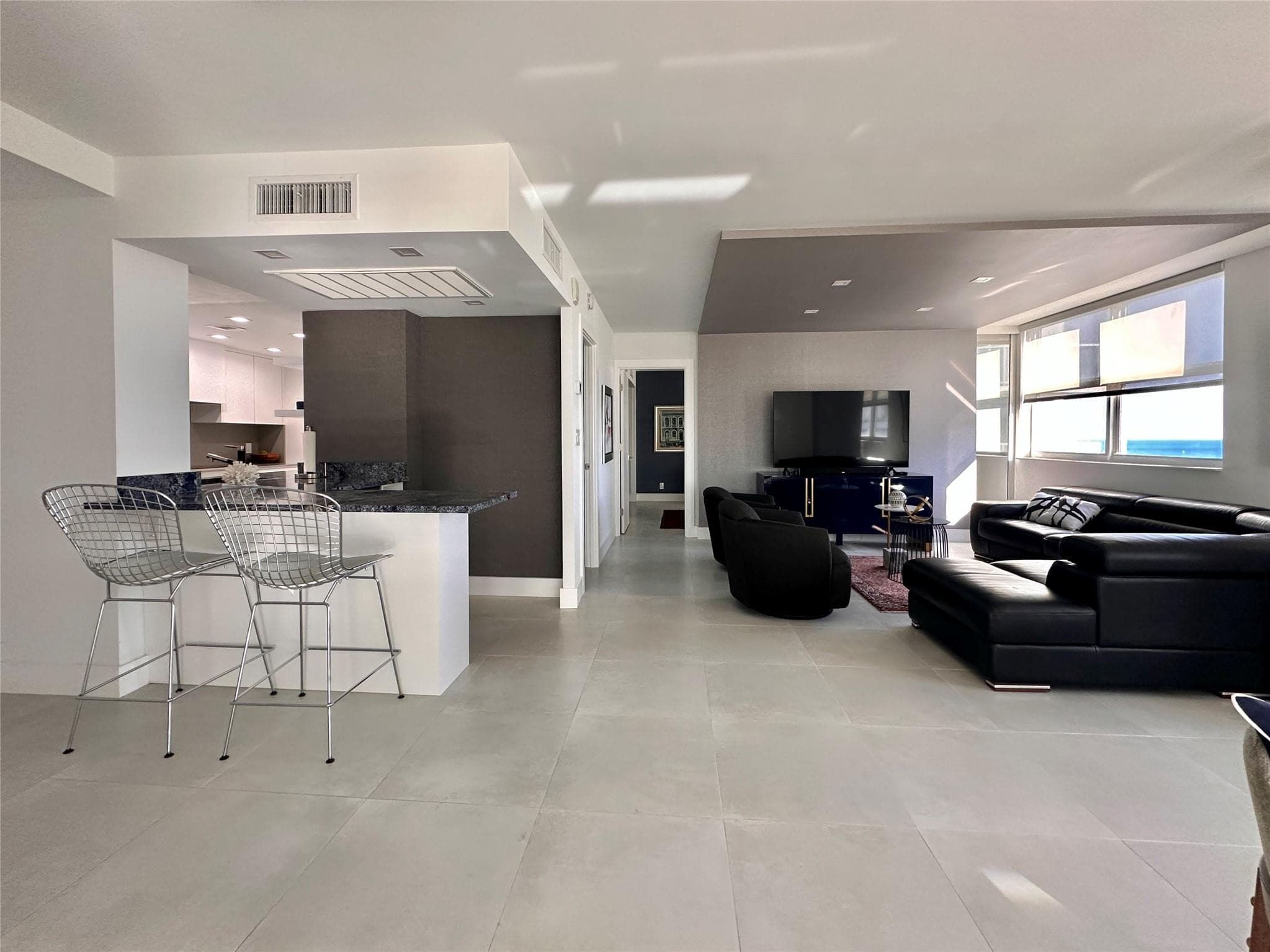 209 N Fort Lauderdale Beach Boulevard 11C, Fort Lauderdale, FL 33304 — photo 17 of 57