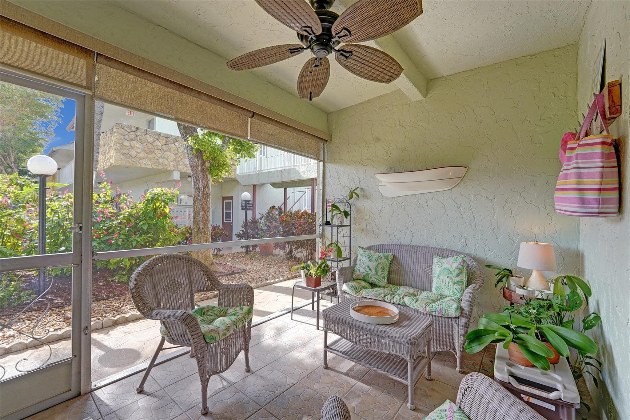860 SE 6th Avenue 402, Deerfield Beach, FL 33441 — photo 5 of 47