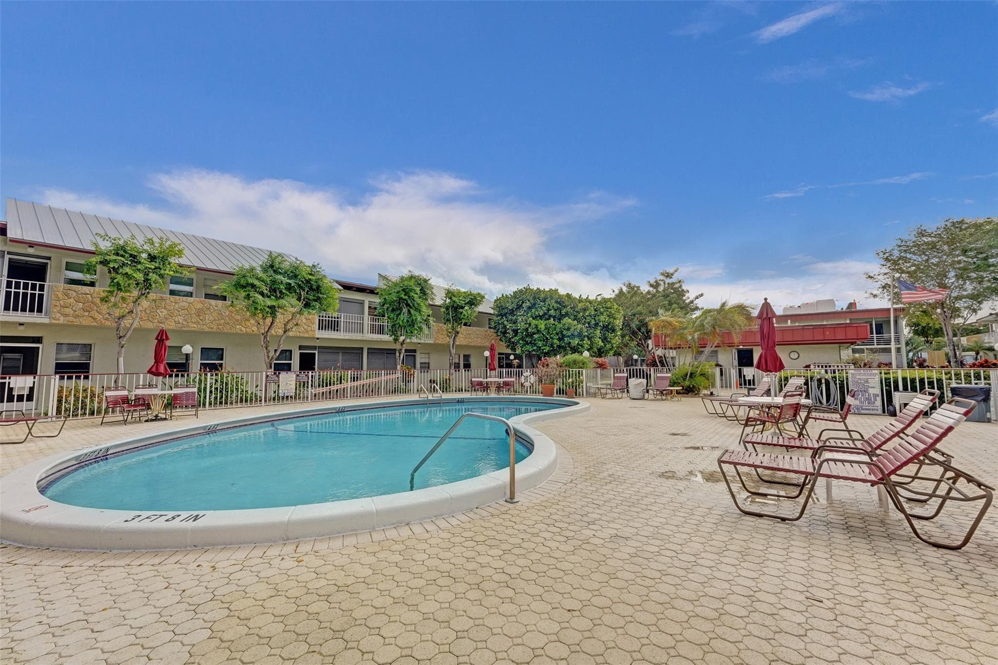 860 SE 6th Avenue 402, Deerfield Beach, FL 33441 — photo 40 of 47