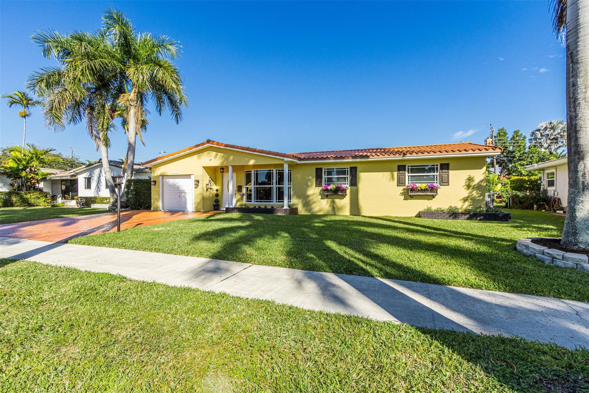 1017 NE 4th Street, Hallandale Beach, FL 33009 — photo 3 of 60
