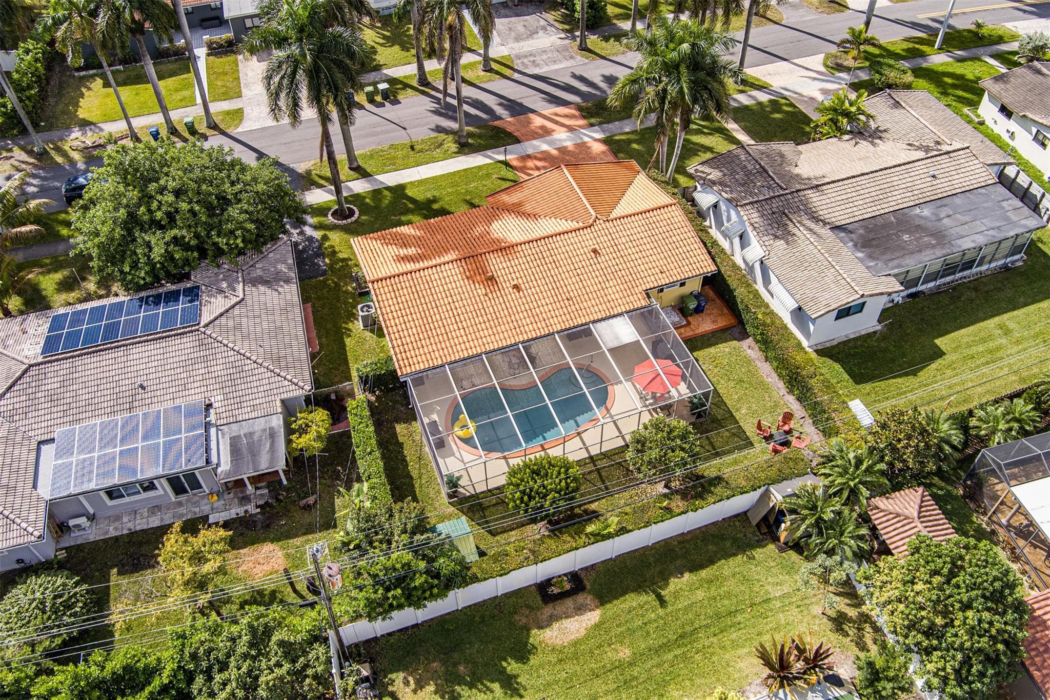 1017 NE 4th Street, Hallandale Beach, FL 33009 — photo 10 of 60