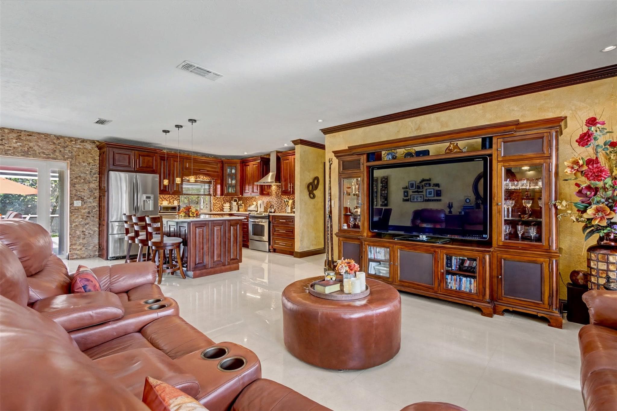 1017 NE 4th Street, Hallandale Beach, FL 33009 — photo 17 of 60
