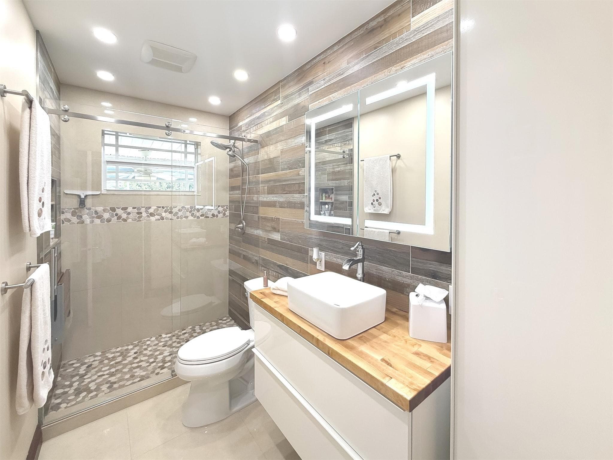 1017 NE 4th Street, Hallandale Beach, FL 33009 — photo 34 of 60