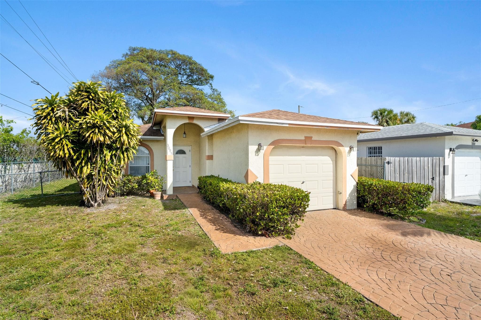 3095 NW 8th Street, Fort Lauderdale, FL 33311 — photo 2 of 15
