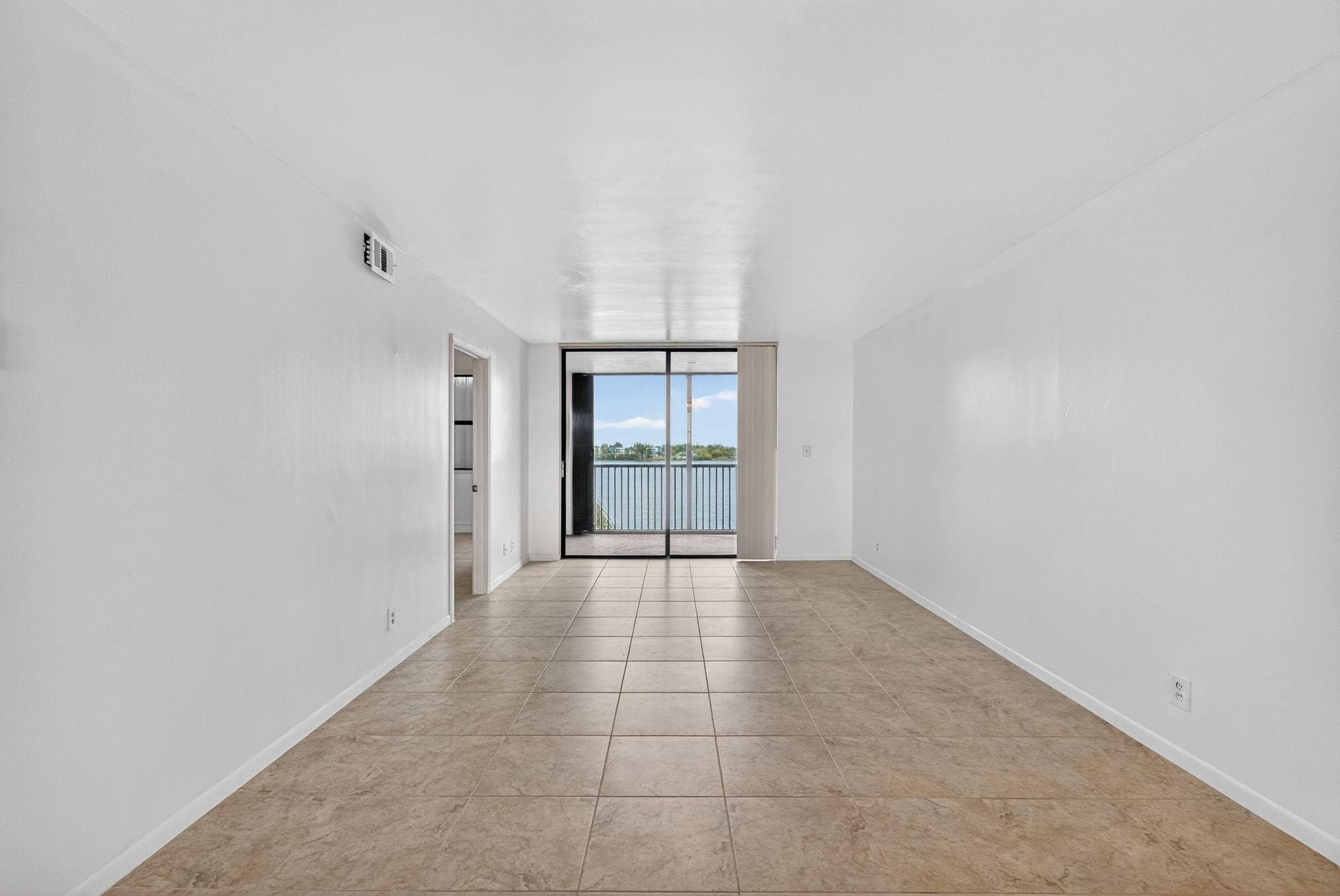 117 Lake Emerald Drive 408, Oakland Park, FL 33309 — photo 17 of 38