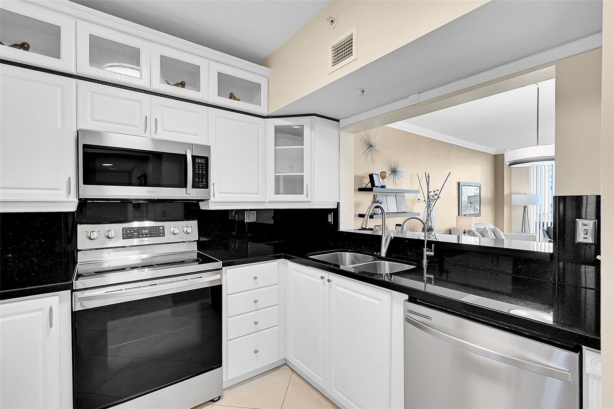 3020 NE 32nd Avenue 805, Fort Lauderdale, FL 33308 — photo 10 of 53