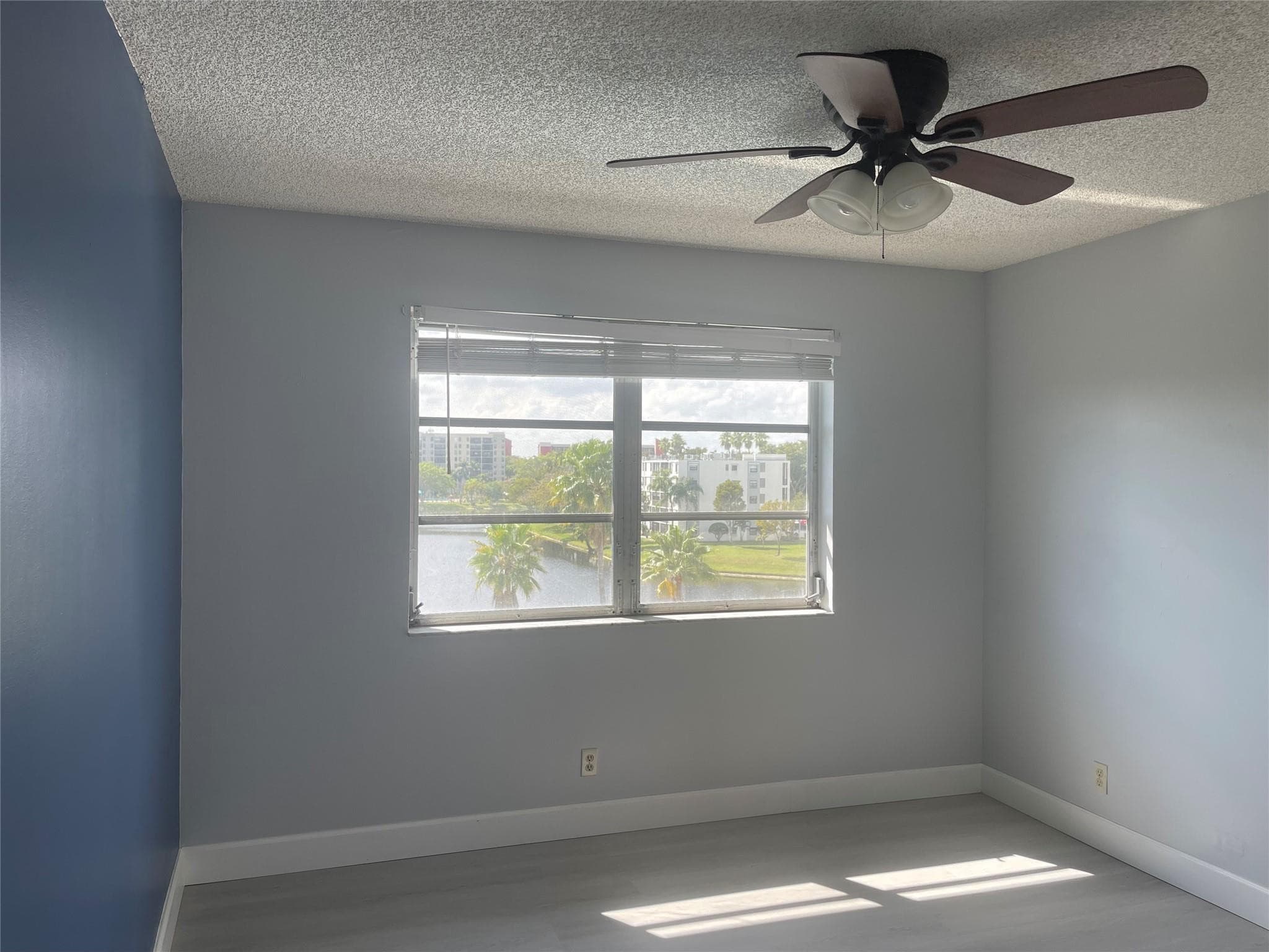 Condominium in Pompano Beach — photo 12 of 22