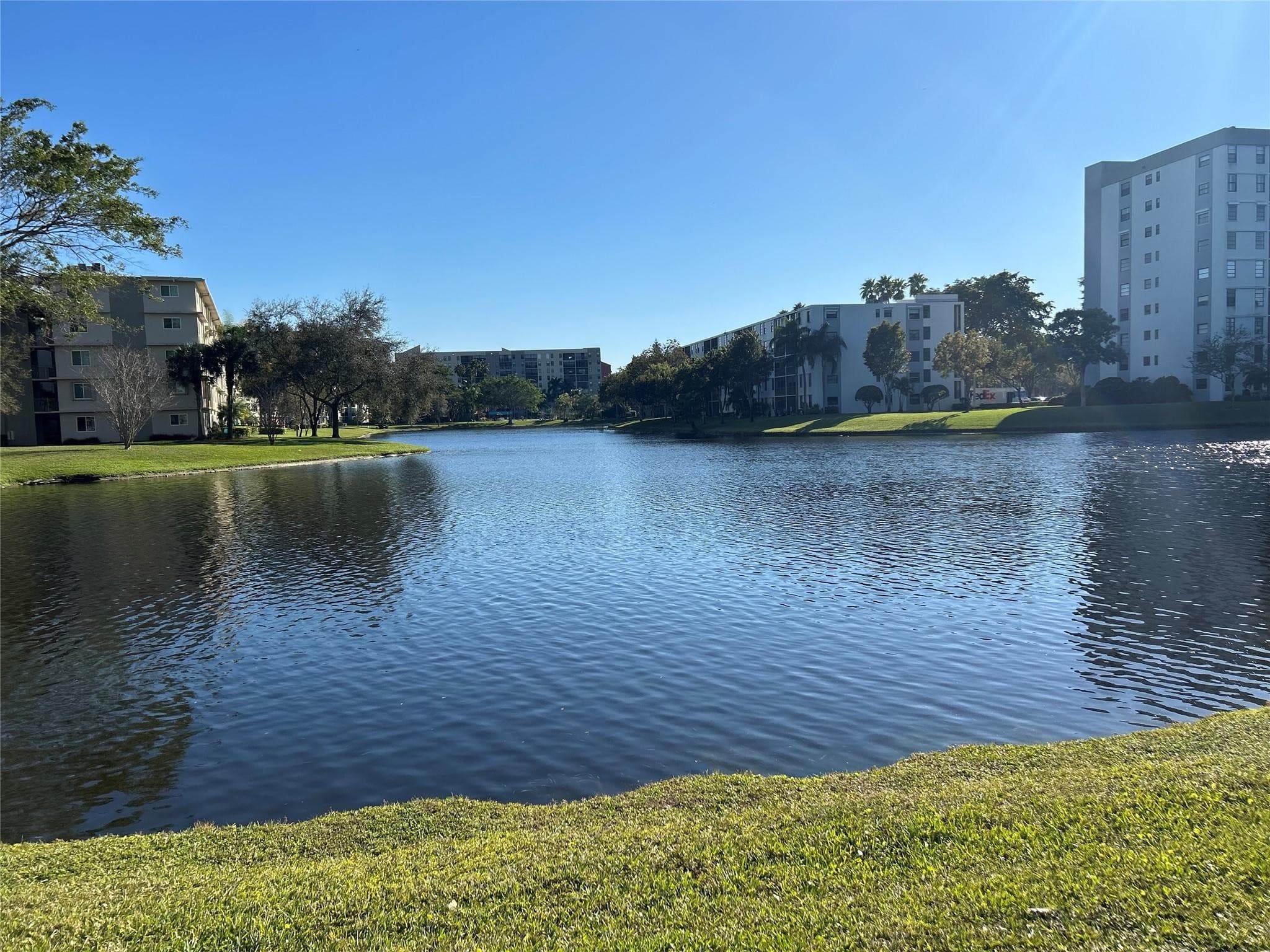 Condominium in Pompano Beach — photo 21 of 22