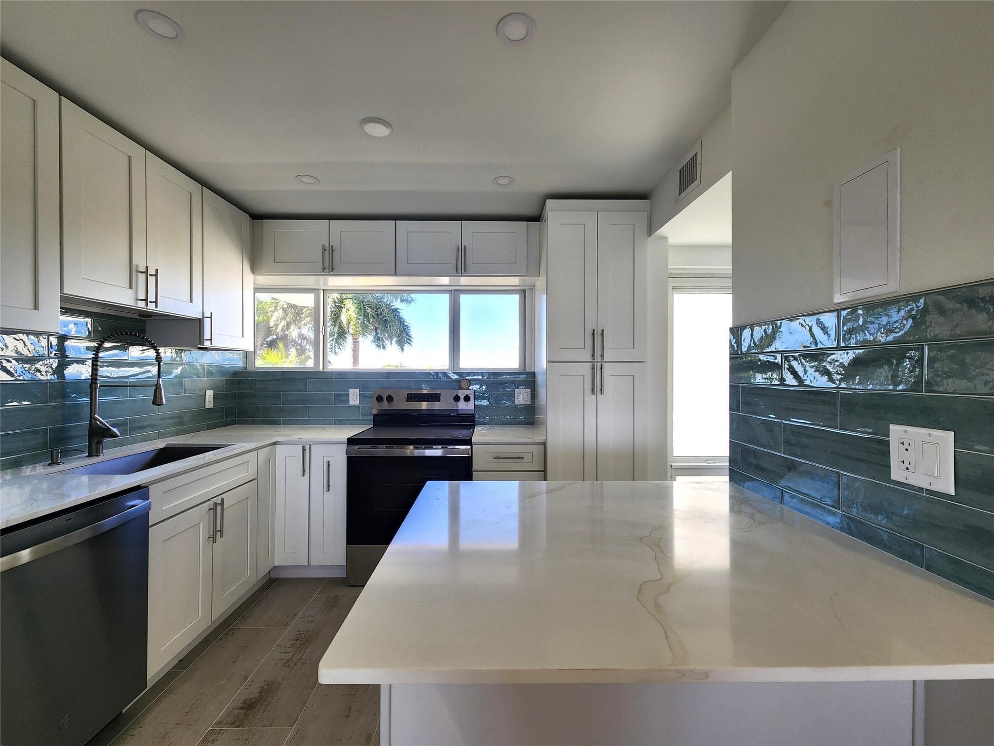 500 SE 21st Avenue 509, Deerfield Beach, FL 33441 — photo 4 of 20