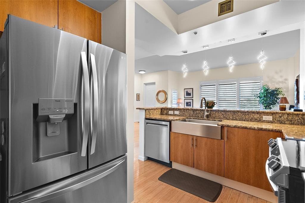 2633 NE 14th Avenue 112, Wilton Manors, FL 33334 — photo 8 of 43