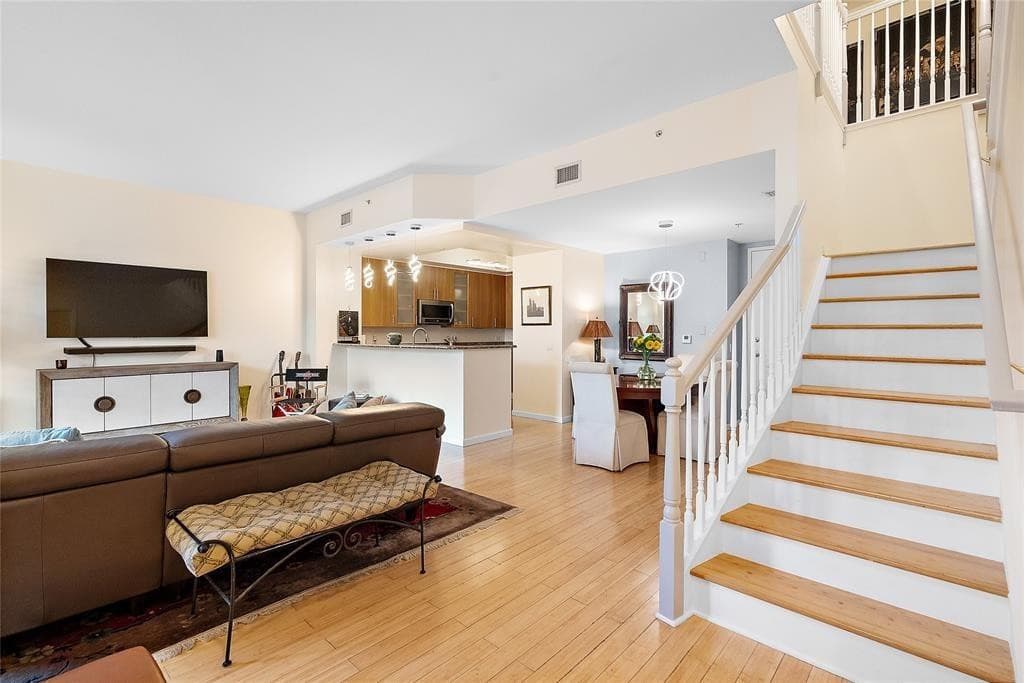 2633 NE 14th Avenue 112, Wilton Manors, FL 33334 — photo 1 of 43
