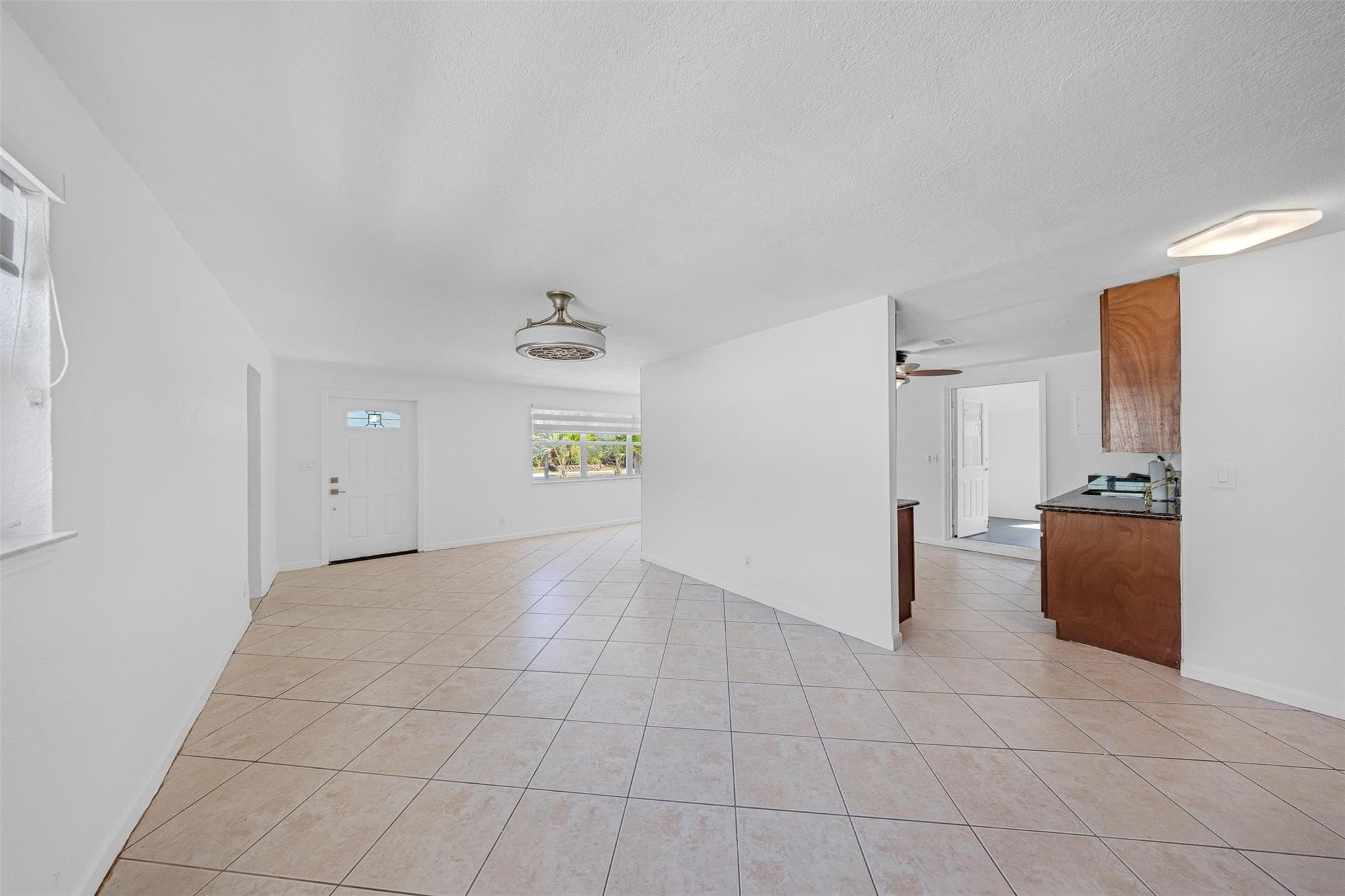 5921 NE 1st Avenue NE N/a, Oakland Park, FL 33334 — photo 12 of 31
