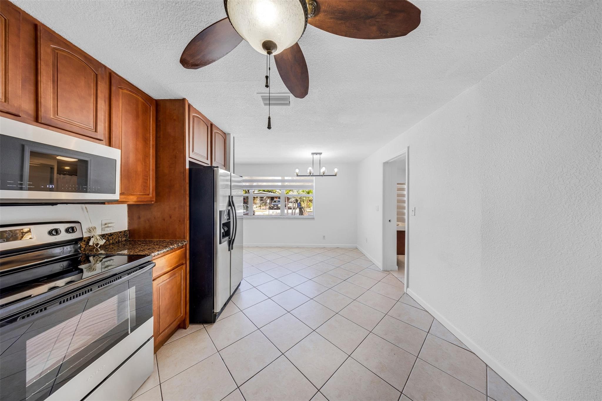 5921 NE 1st Avenue NE N/a, Oakland Park, FL 33334 — photo 15 of 31