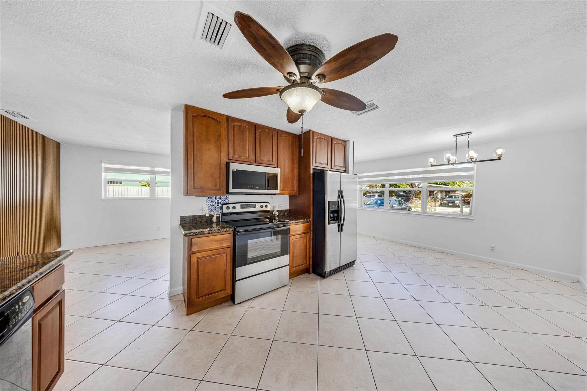 5921 NE 1st Avenue NE N/a, Oakland Park, FL 33334 — photo 16 of 31