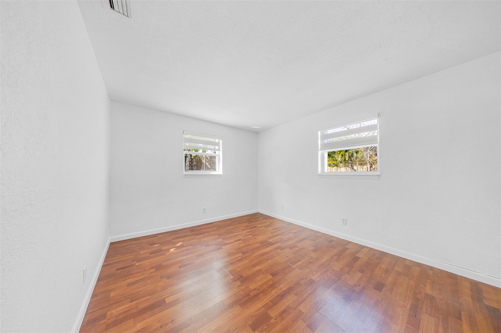 5921 NE 1st Avenue NE N/a, Oakland Park, FL 33334 — photo 26 of 31