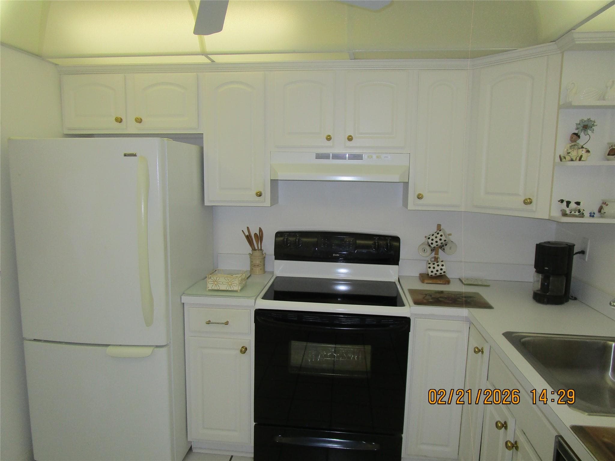 9350 Sunrise Lakes Boulevard 103, Sunrise, FL 33322 — photo 2 of 23