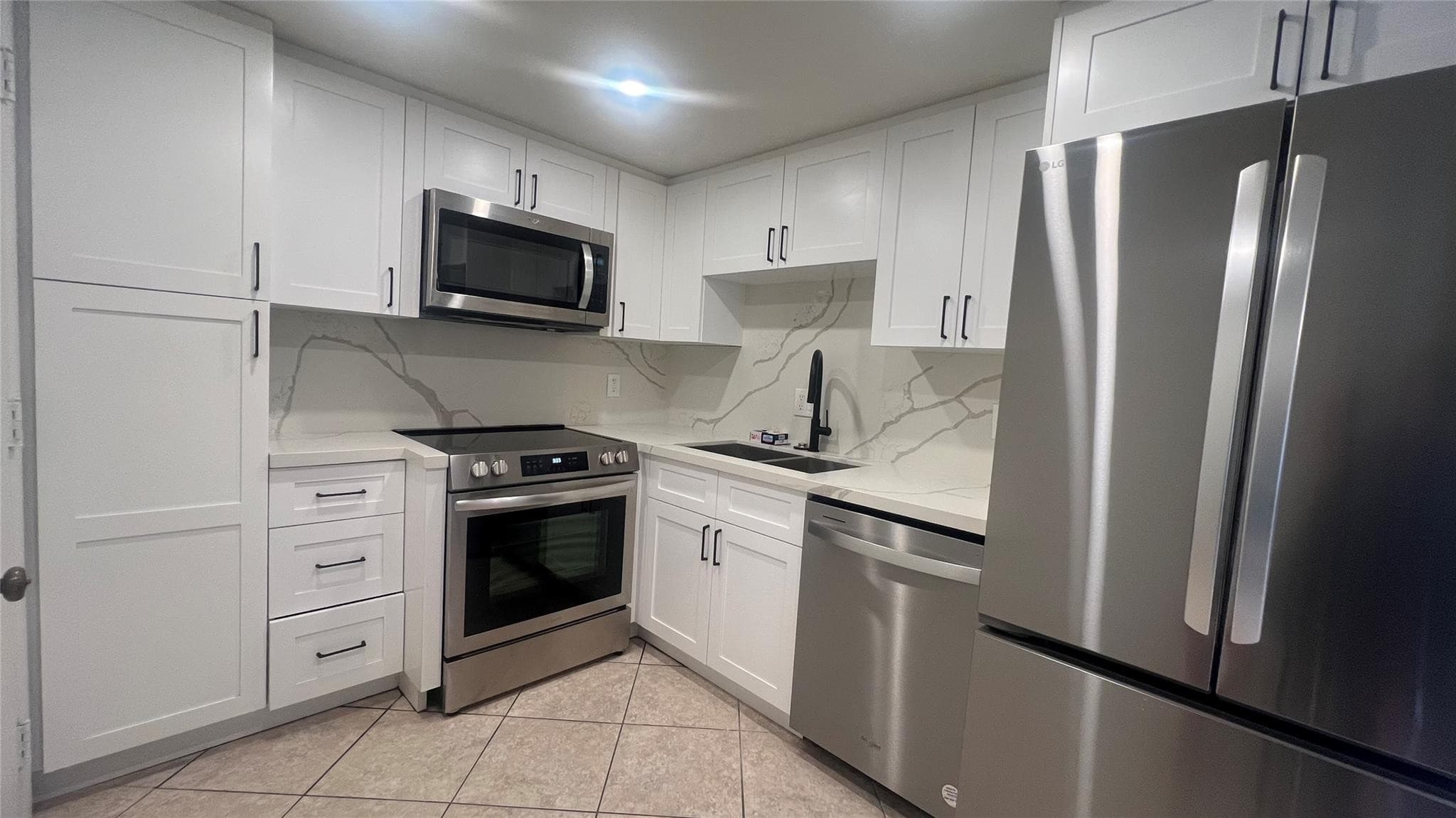 4000 N Hills Drive 28, Hollywood, FL 33021 — photo 1 of 10