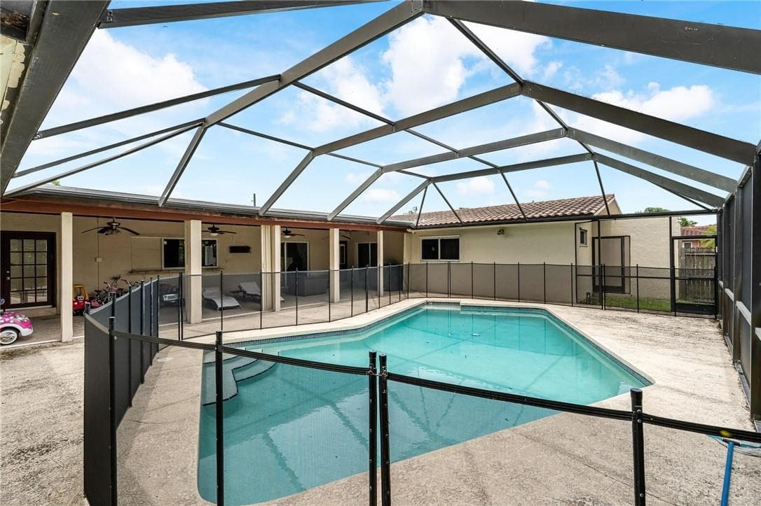 4000 N 41st Court, Hollywood, FL 33021 — photo 22 of 26