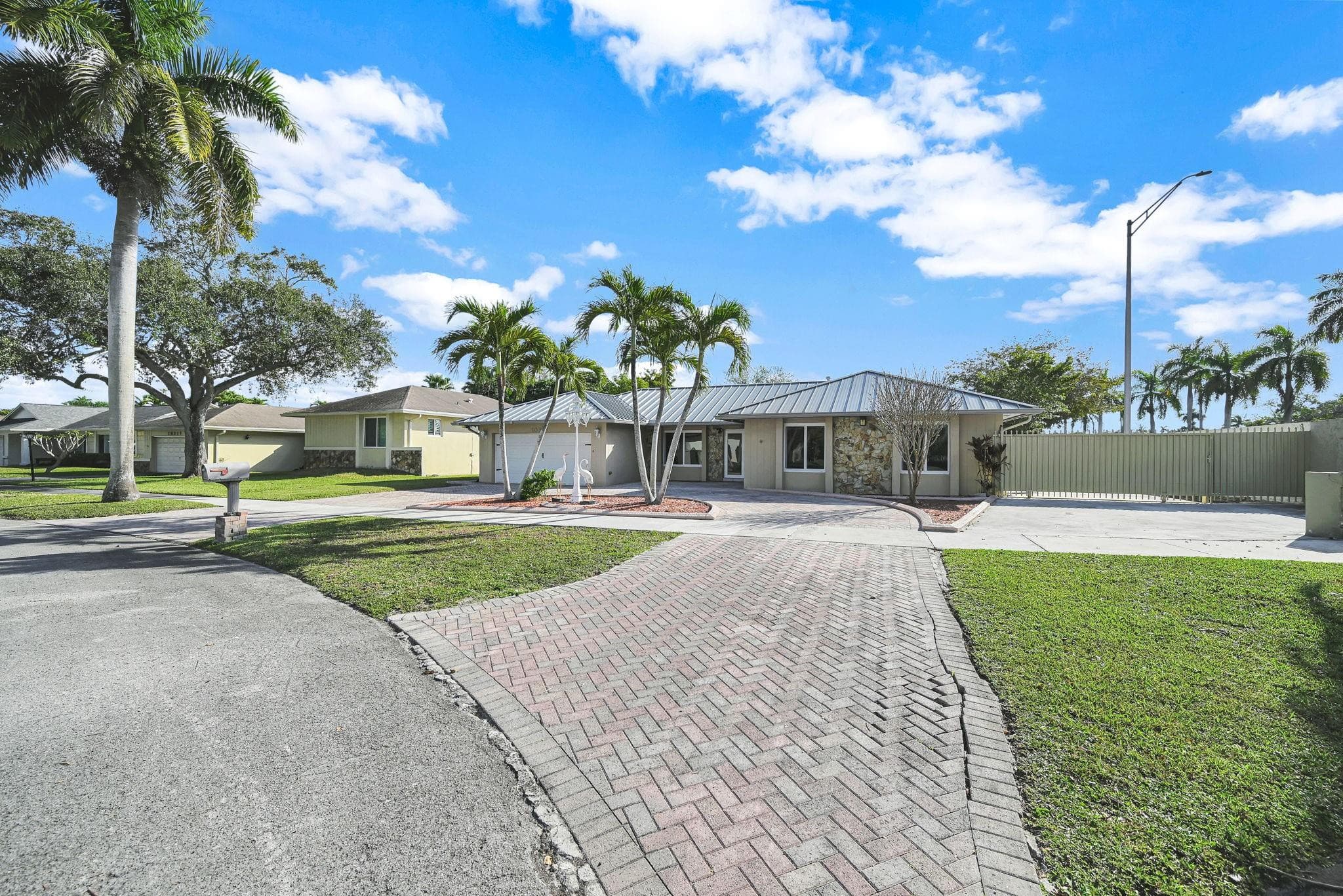10321 SW 116th Avenue, Miami, FL 33176 — photo 3 of 64