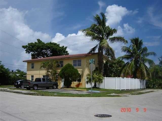 1301 NE 15th Street 1, Fort Lauderdale, FL 33304 — photo 1 of 19