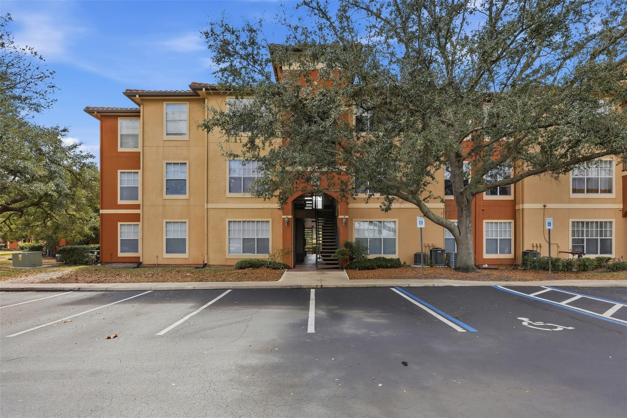 5518 Metrowest Boulevard 11-104, Orlando, FL 32811 — photo