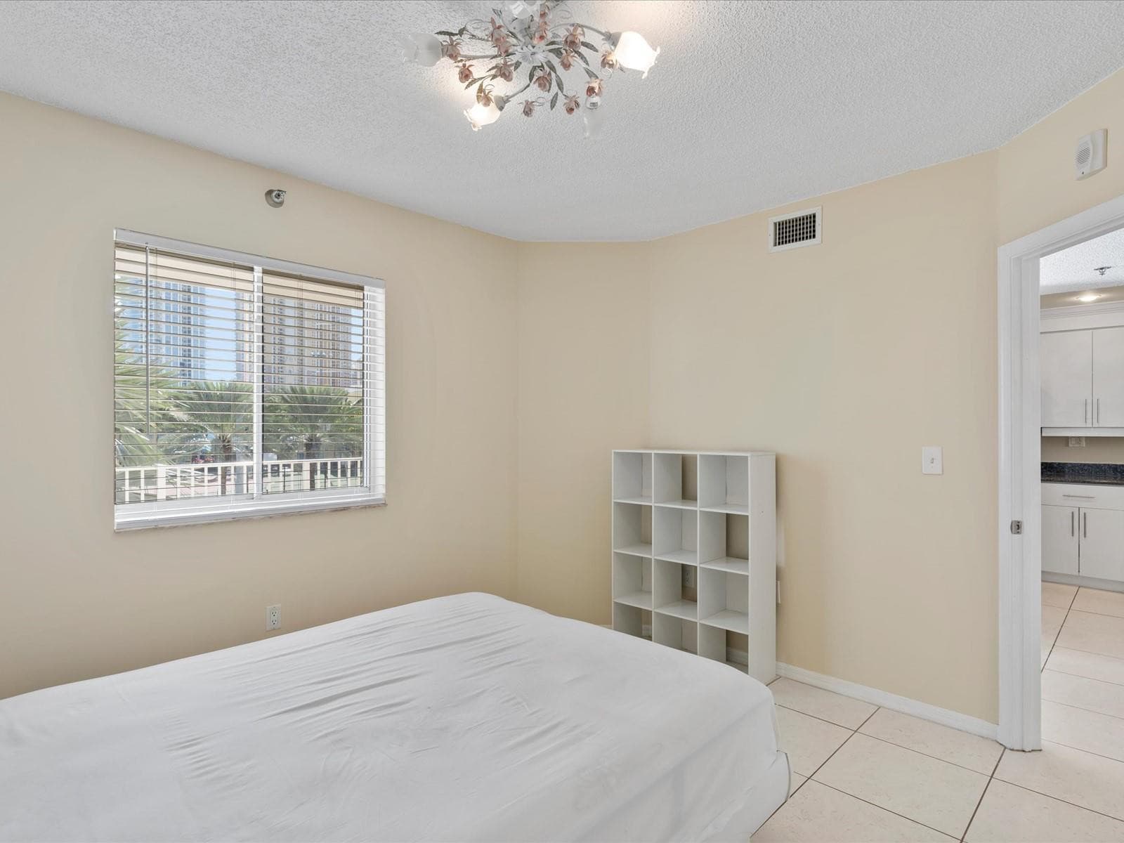 18260 N Bay Road 304, Sunny Isles Beach, FL 33160 — photo 31 of 53