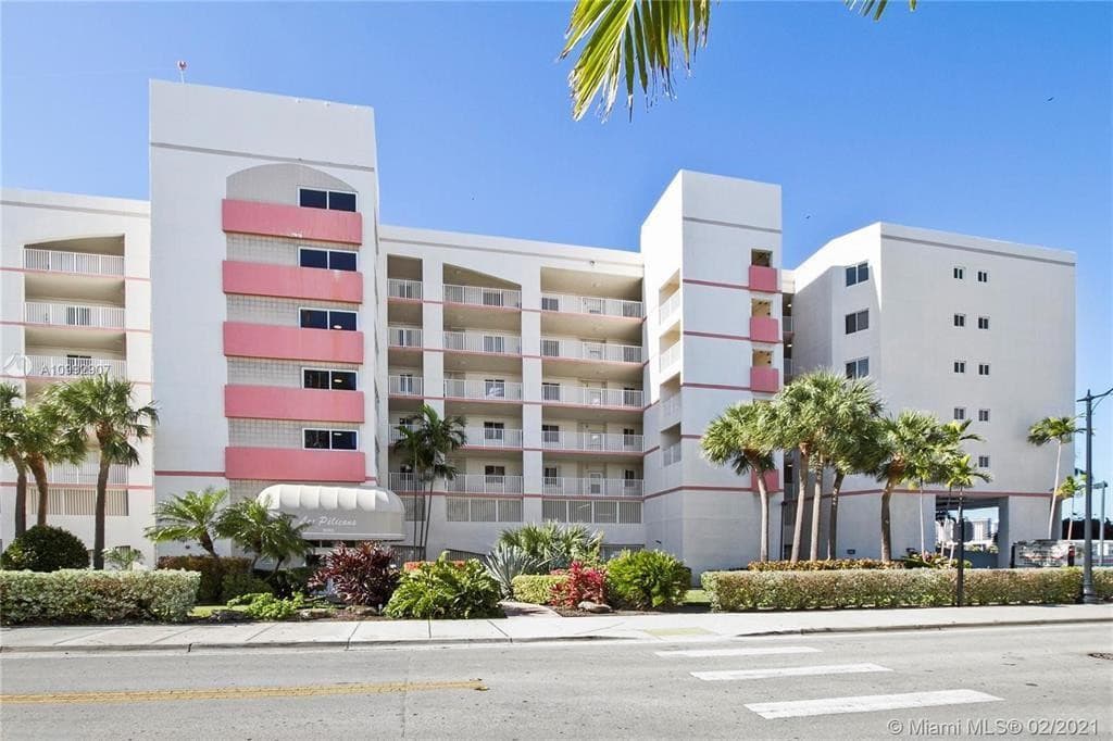 18260 N Bay Road 304, Sunny Isles Beach, FL 33160 — photo 43 of 53