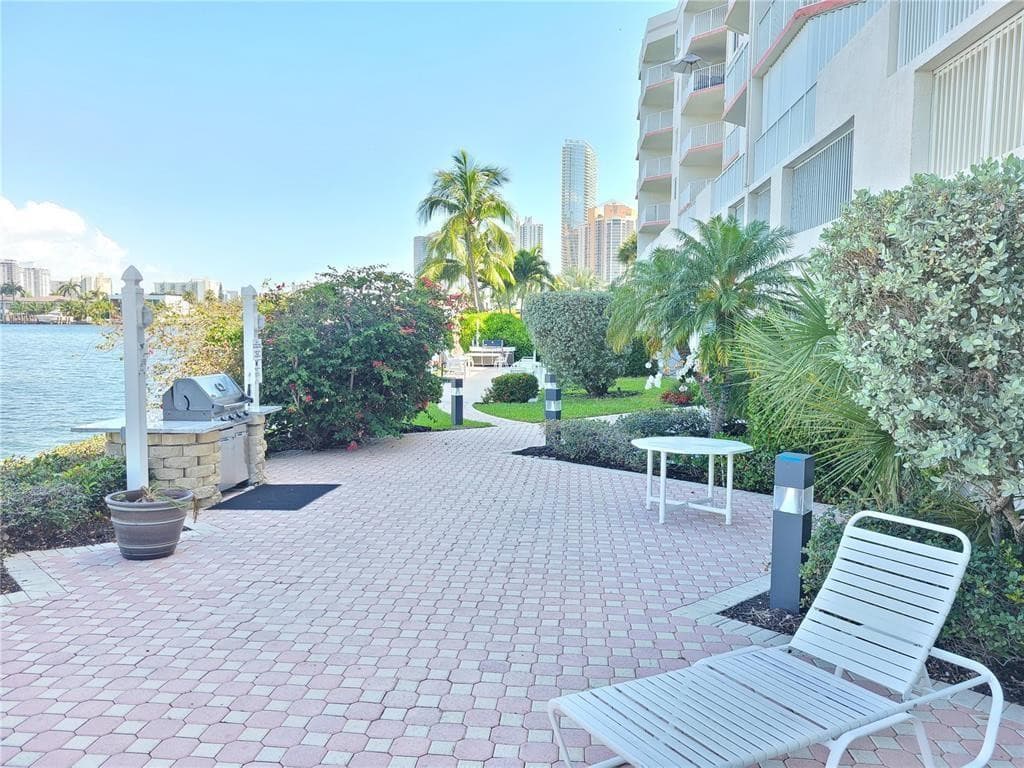 18260 N Bay Road 304, Sunny Isles Beach, FL 33160 — photo 46 of 53