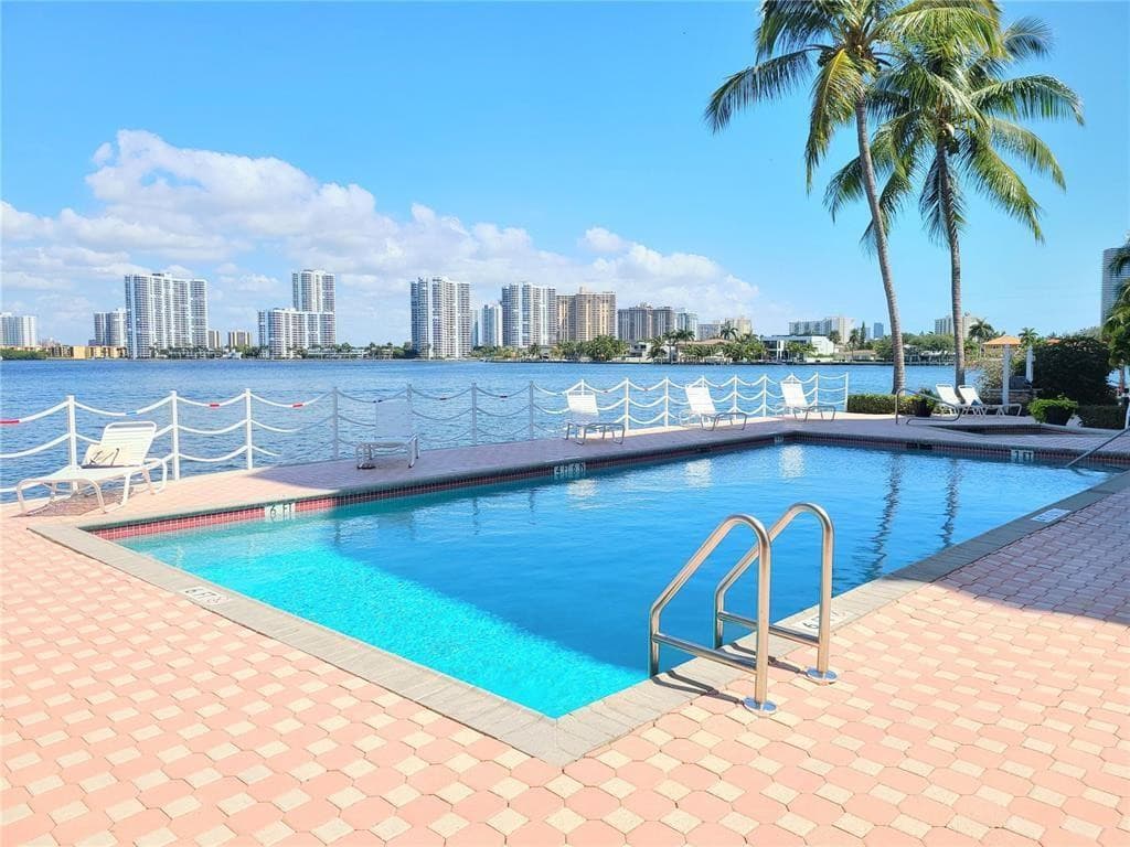 18260 N Bay Road 304, Sunny Isles Beach, FL 33160 — photo 48 of 53