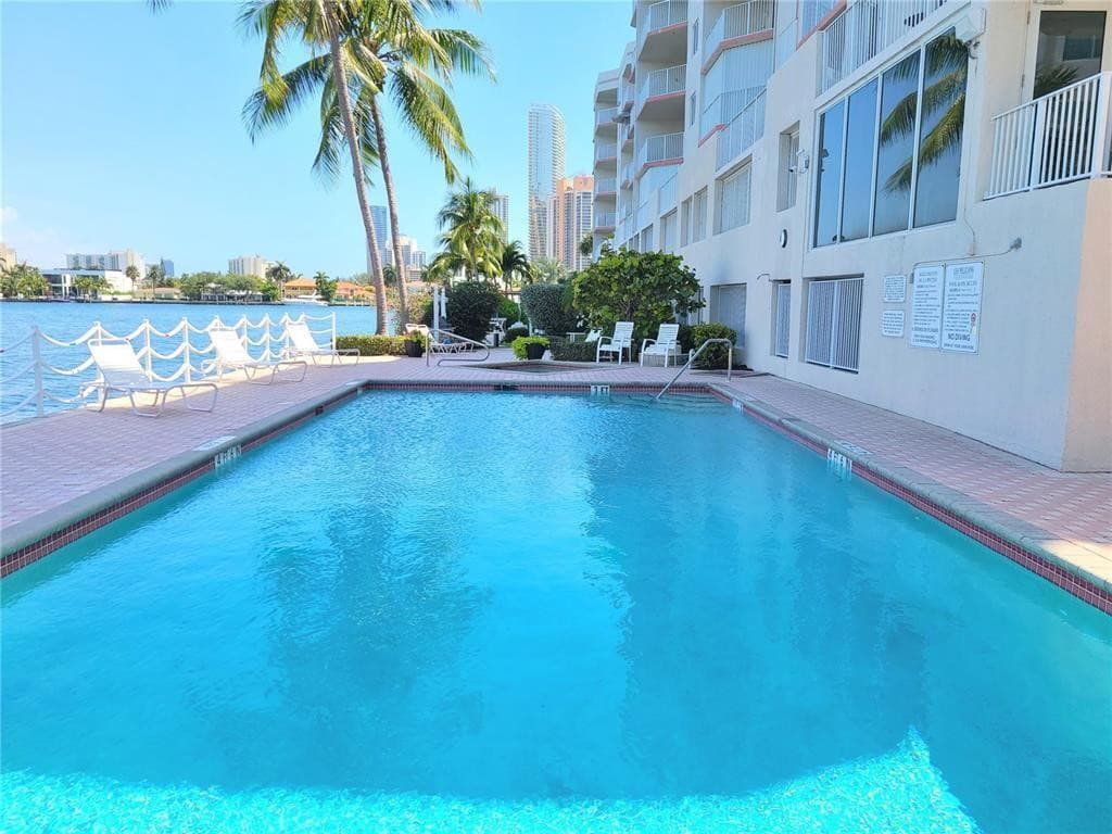 18260 N Bay Road 304, Sunny Isles Beach, FL 33160 — photo 49 of 53
