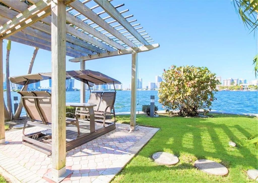 18260 N Bay Road 304, Sunny Isles Beach, FL 33160 — photo 52 of 53