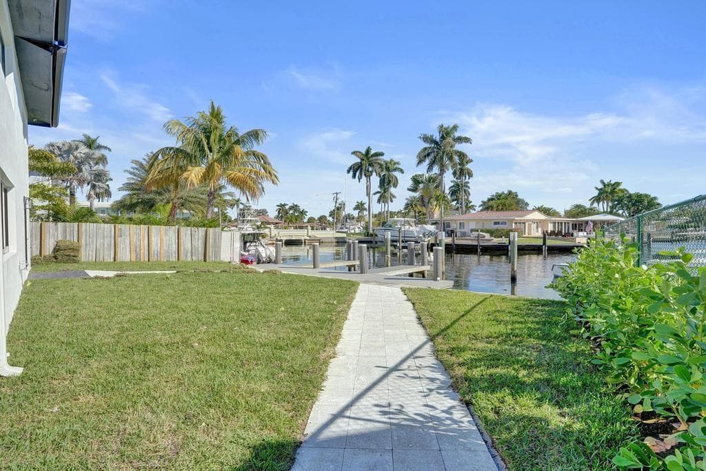 840 SE 22nd Avenue, Pompano Beach, FL 33062 — photo 3 of 10