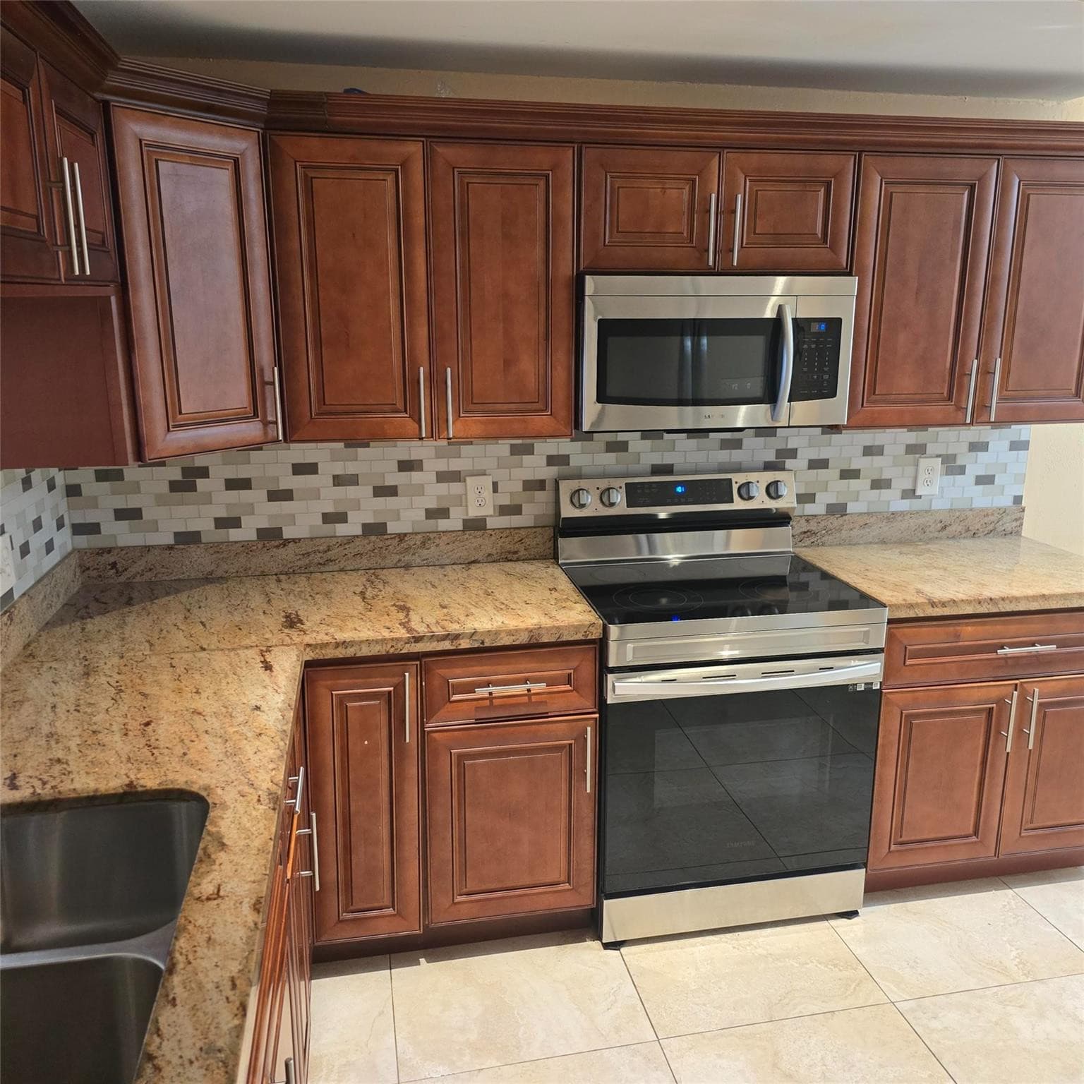 626 NE 195th Street 626, Miami, FL 33179 — photo 1 of 14